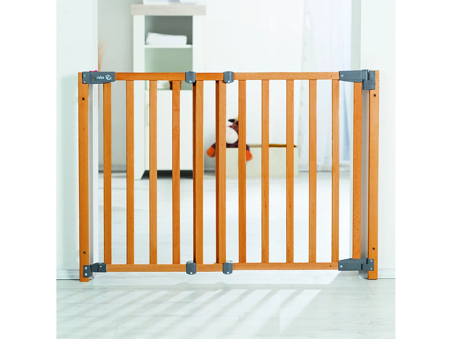 Barrière de sécurité Roba Safety Up en hêtre, réglable 70–118,5 cm, hauteur 83,5 cm