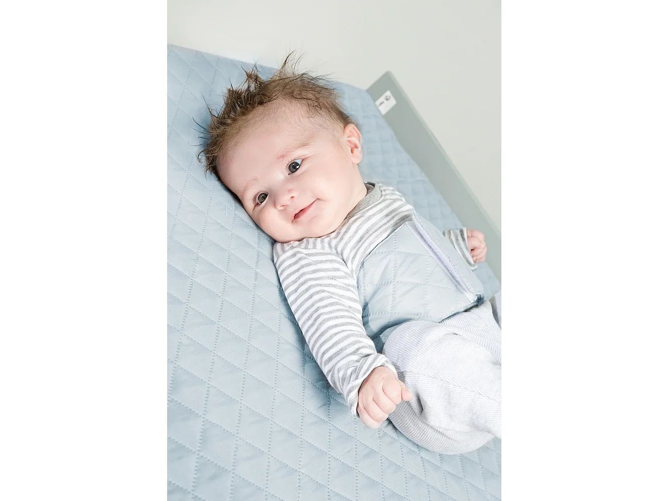 roba Style Matelas à langer de sécurité avec des fonctionnalités de sécurité innovantes