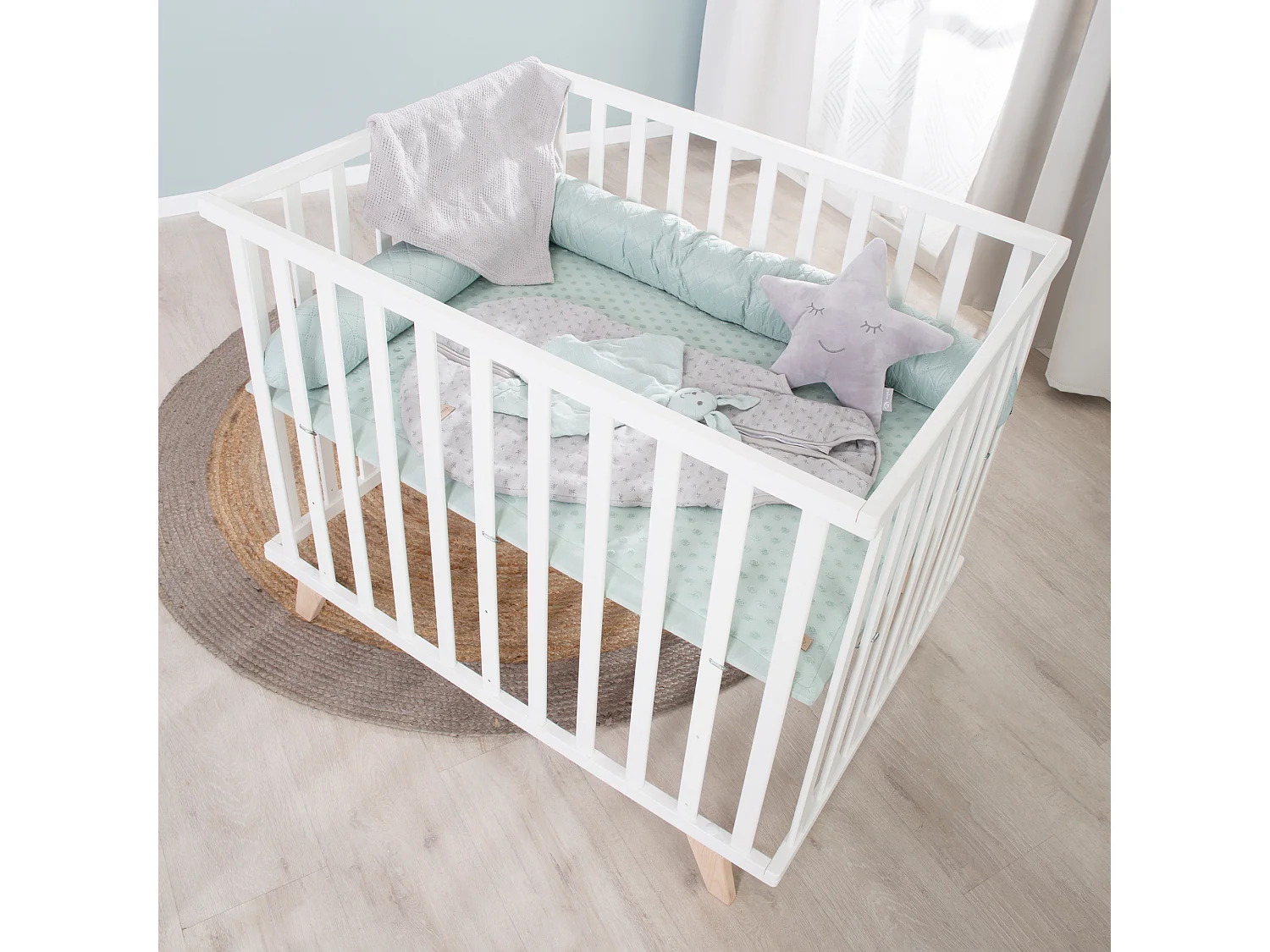 Parque de juegos de 4 lados Roba con inserto Lil Planet, haya blanca bio, sostenible, apto para bebés, resistente, 75x100 cm