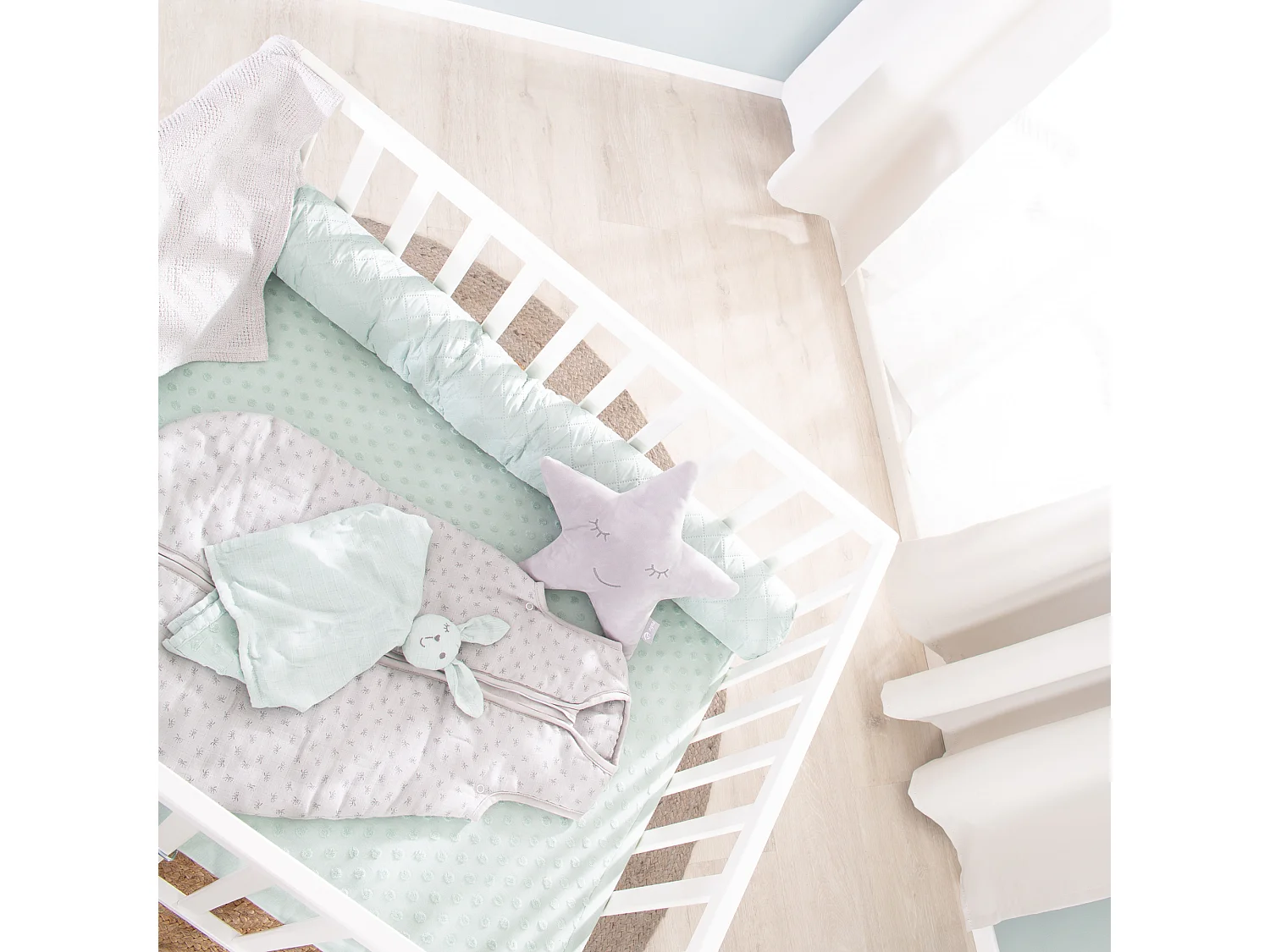 Parque de juegos de 4 lados Roba con inserto Lil Planet, haya blanca bio, sostenible, apto para bebés, resistente, 75x100 cm