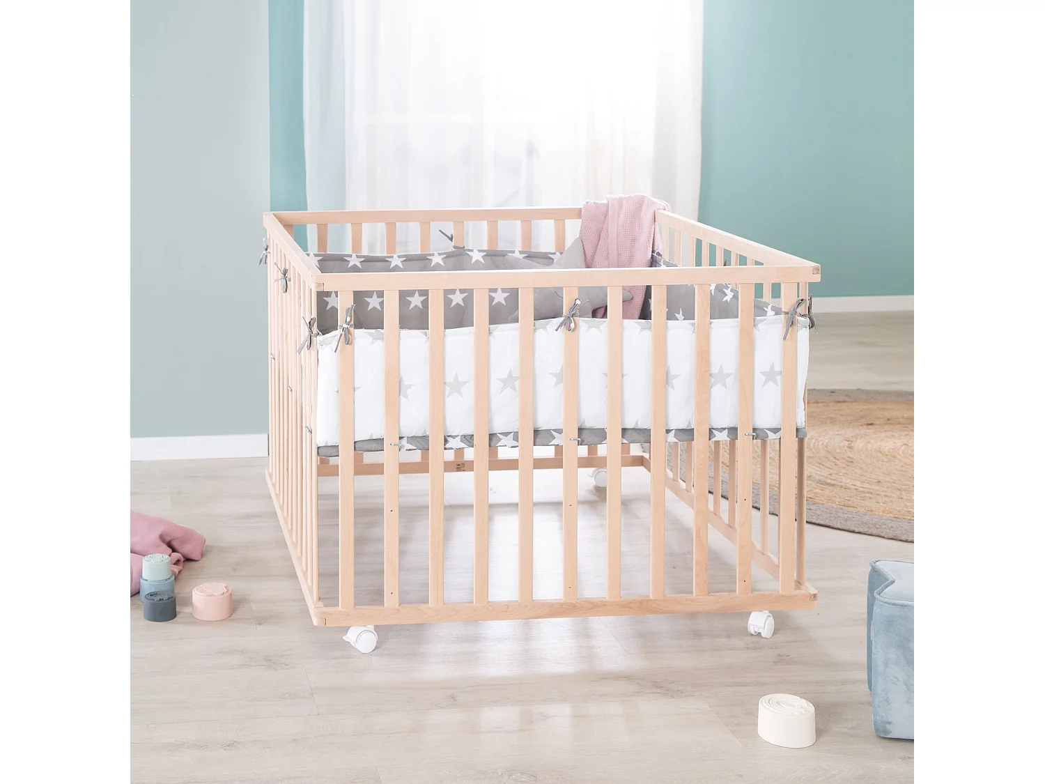Parque de juegos Roba Little Stars 100x100 cm de madera de haya biológica con diseño textil