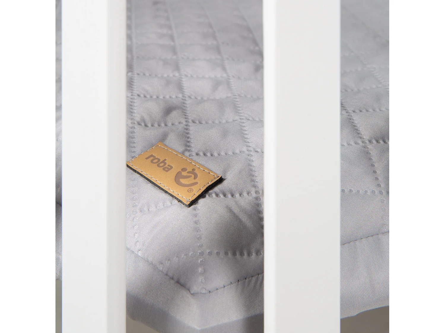 Parc Bébé Blanc 6 Côtés roba Style avec Rembourrage Gris Doux et Design Tendance