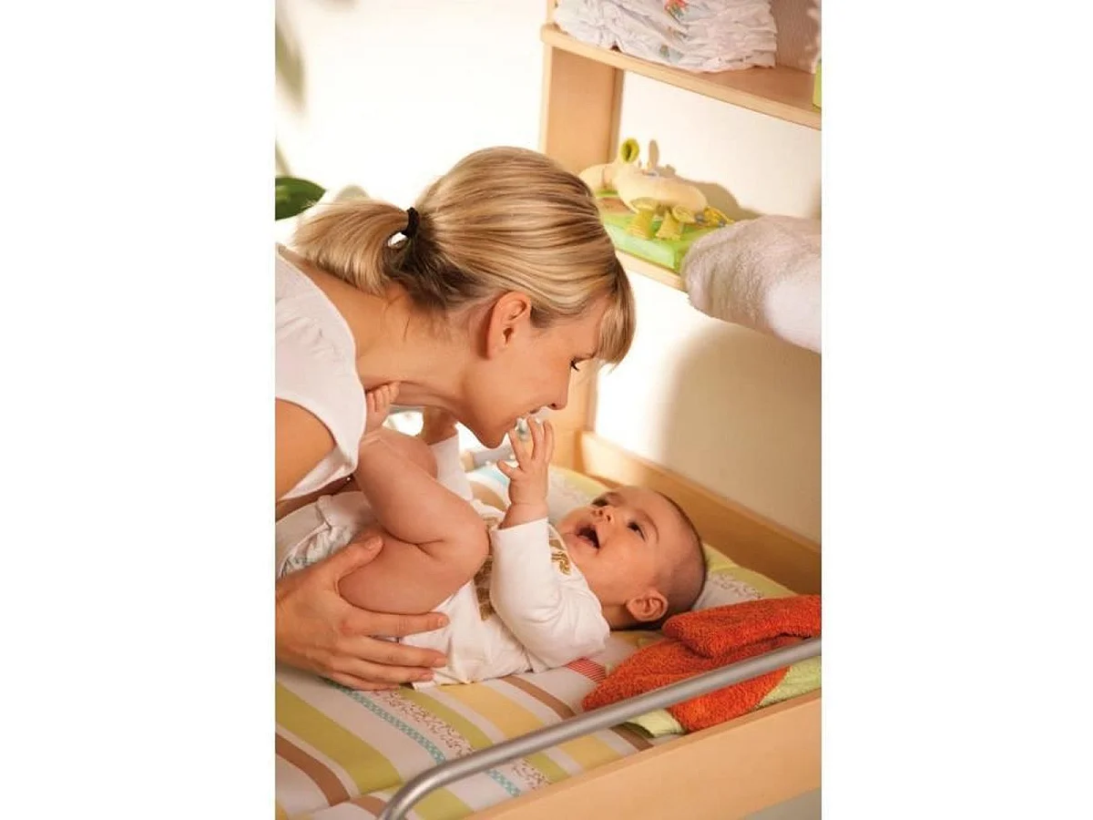 Table à langer murale rabattable ROBA Dschungelbaby avec matelas 59 x 72 cm