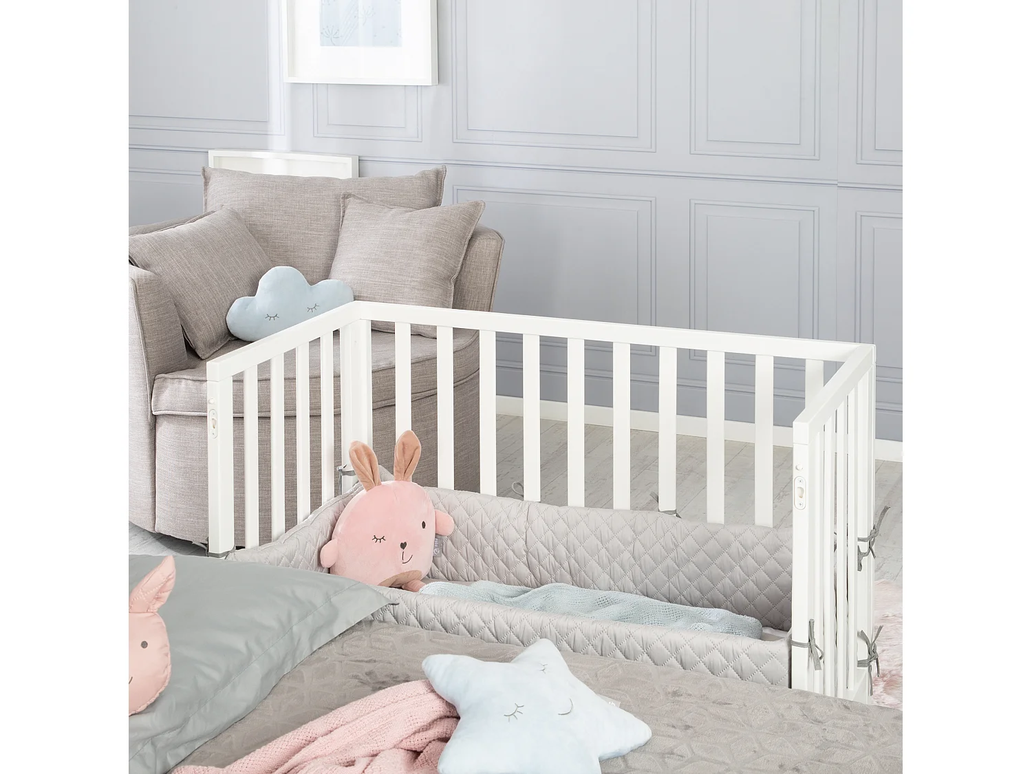 Lit Bébé Latéral Blanc roba Style 2en1 avec Barrière de Sécurité et Matelas 45x90cm