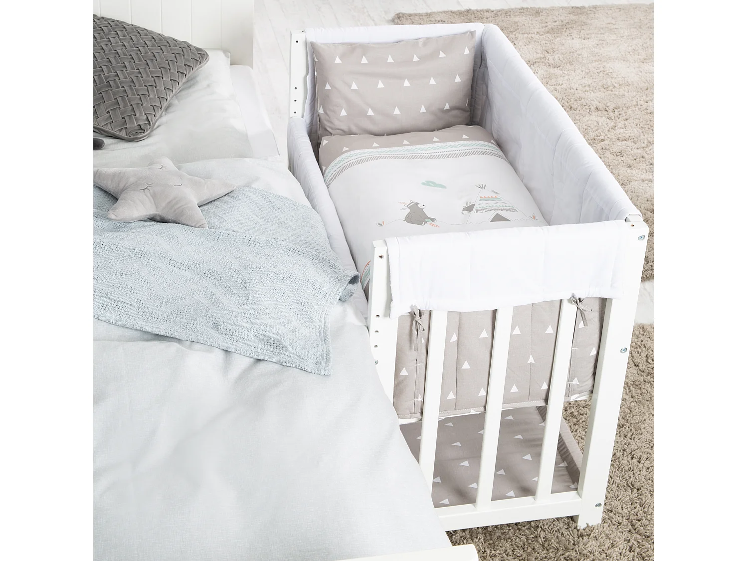 Lit Bébé 4 en 1 Indibär avec Matelas et Ensemble de Literie