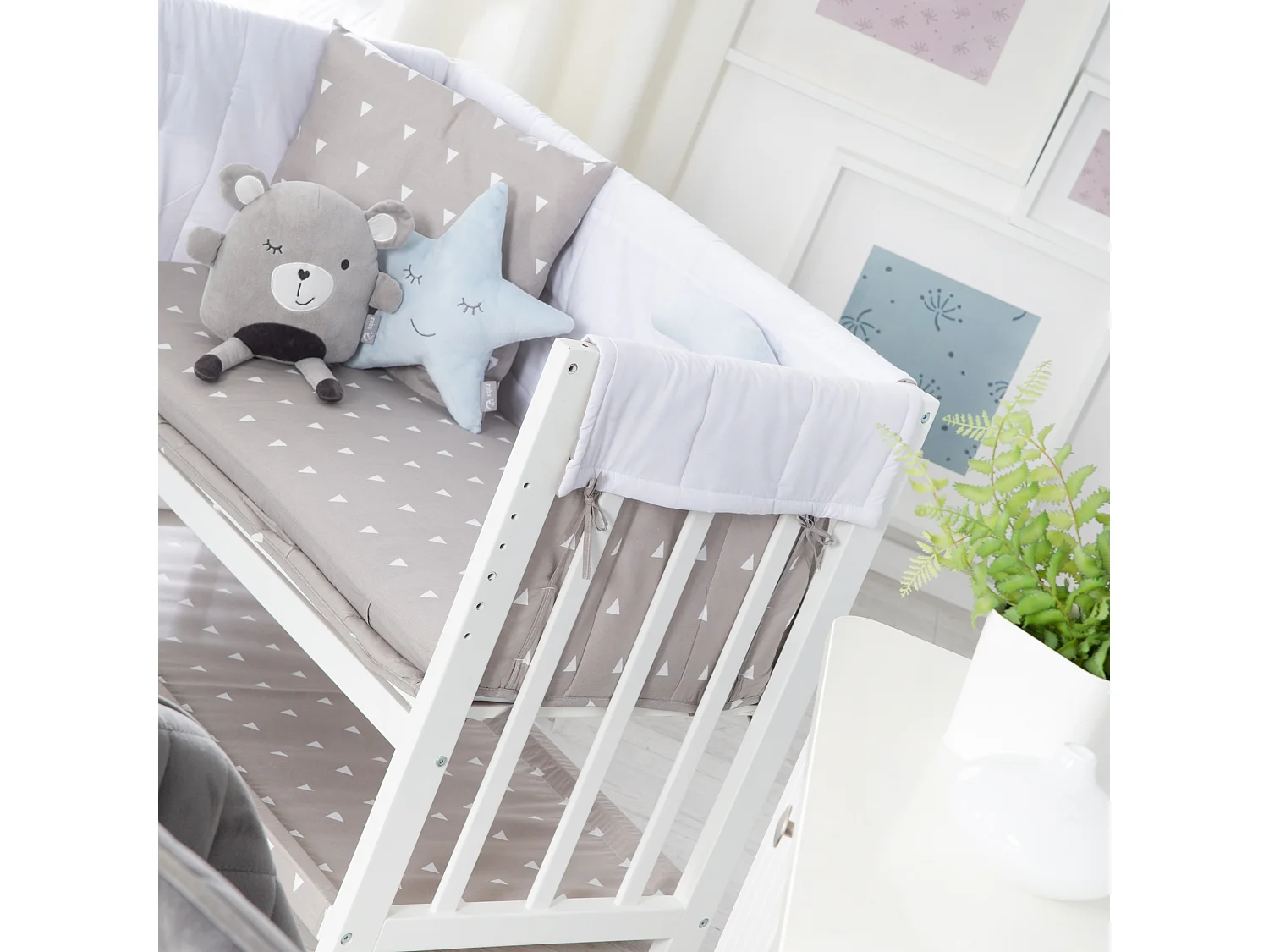 Lit Bébé 4 en 1 Indibär avec Matelas et Ensemble de Literie