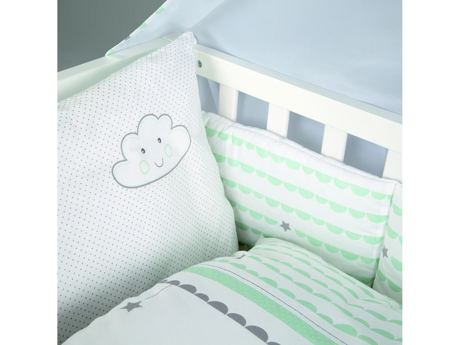 Lit de Chambre Nuage Heureux 60 x 120 cm avec Hauteur Réglable, Design Mobile et Caractéristiques de Sécurité