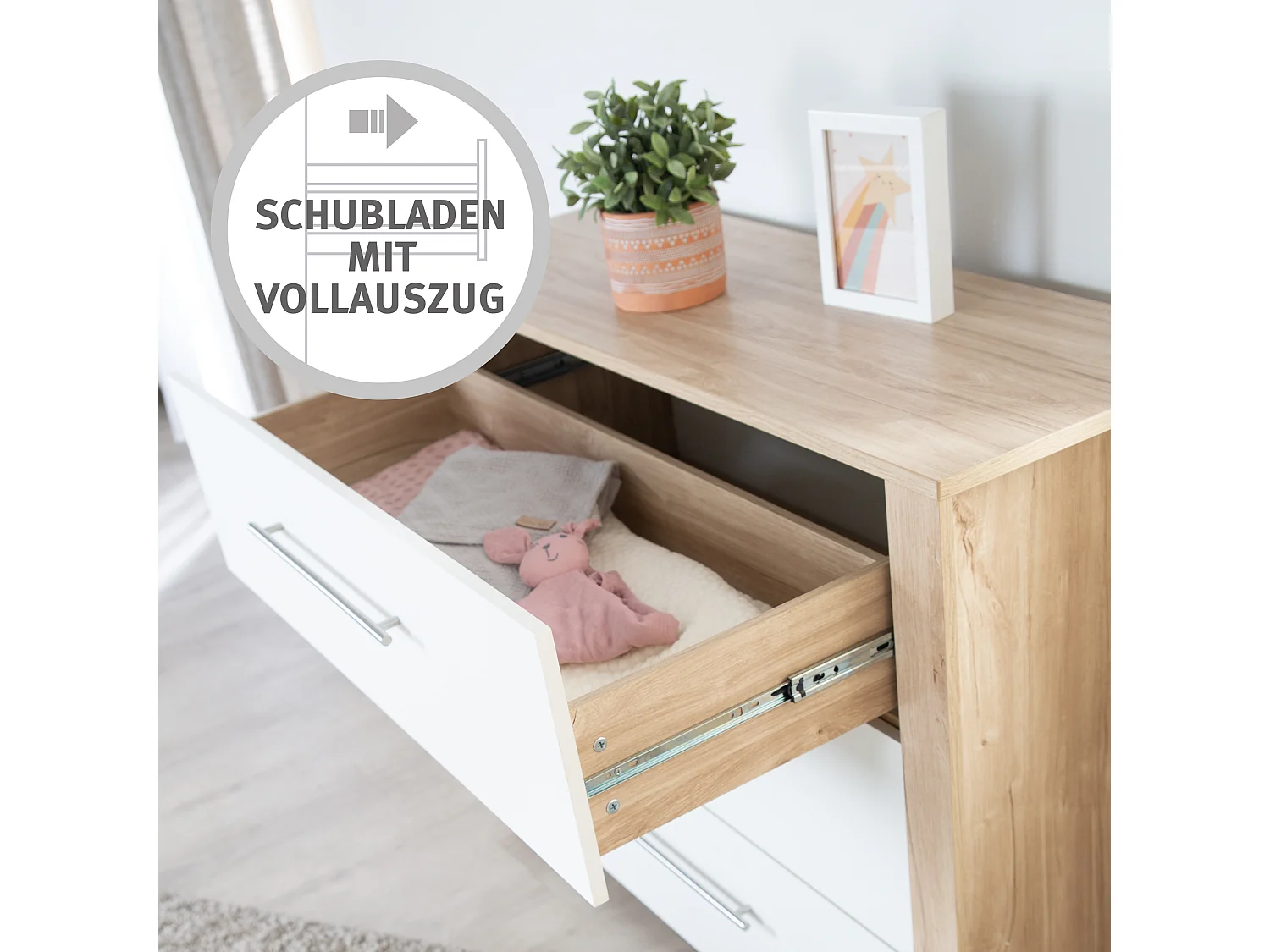 Ensemble de chambre de bébé 'Ira' 3 pièces avec décoration blanche et en bois 'Wildeiche' - Design moderne