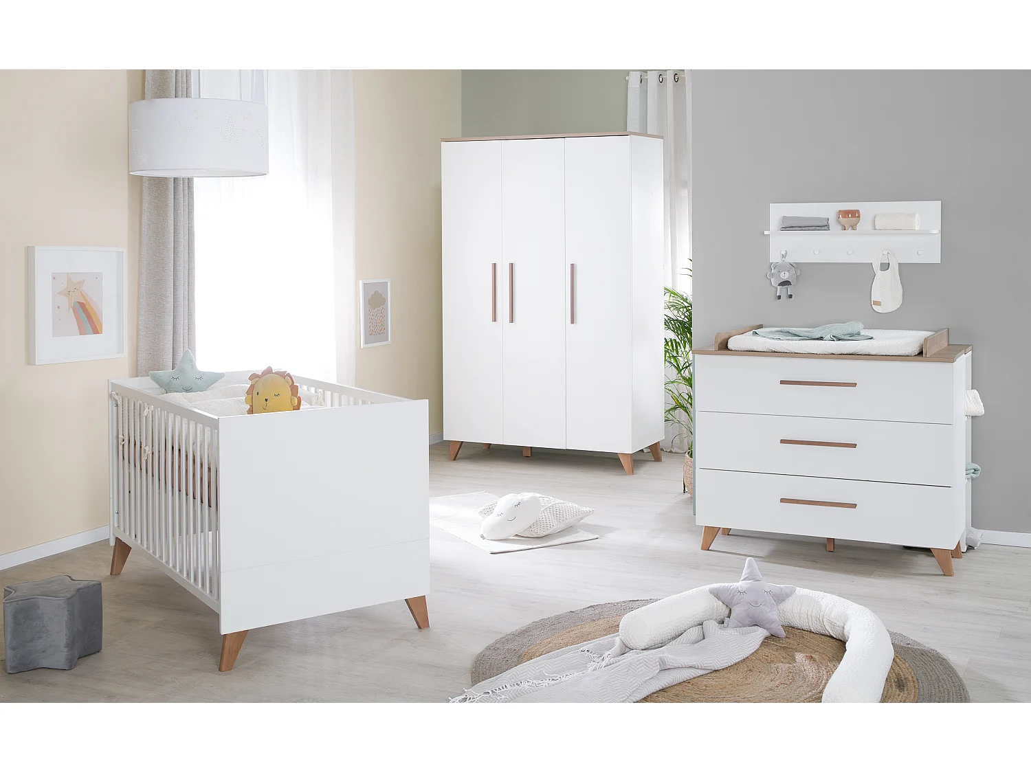 Ensemble de chambre de bébé moderne 'Lennie' 3 pièces en blanc et design chêne côtier