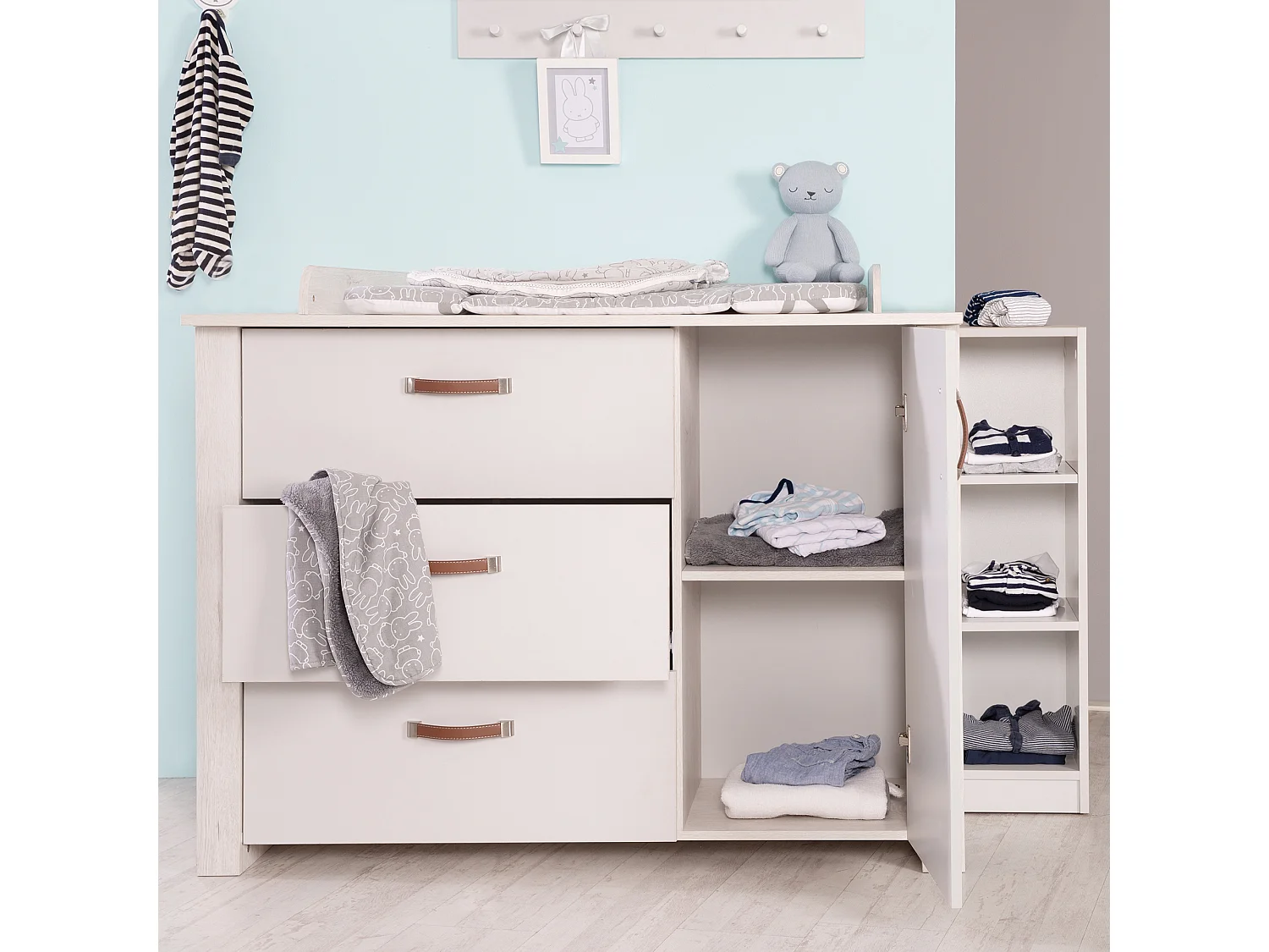 Ensemble de mobilier pour bébé moderne en 2 pièces Mila en finition gris clair et chêne blanc