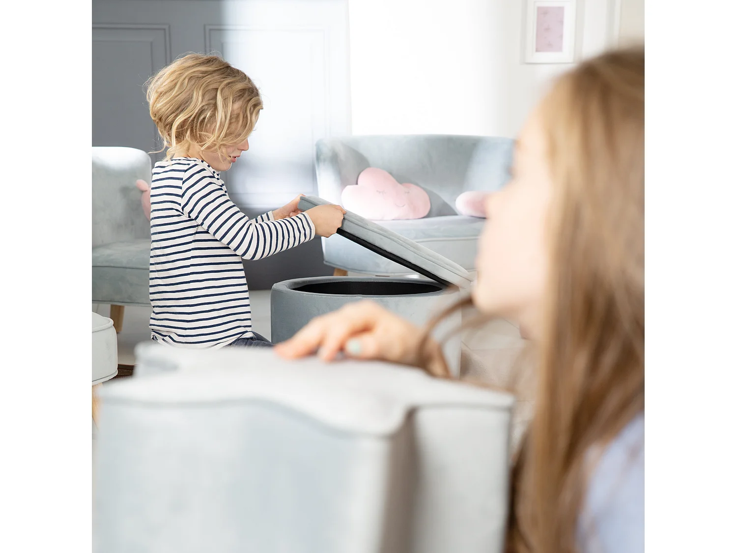 Tabouret Enfant Ovale Bleu Clair avec Rangement - Collection Lil Sofa