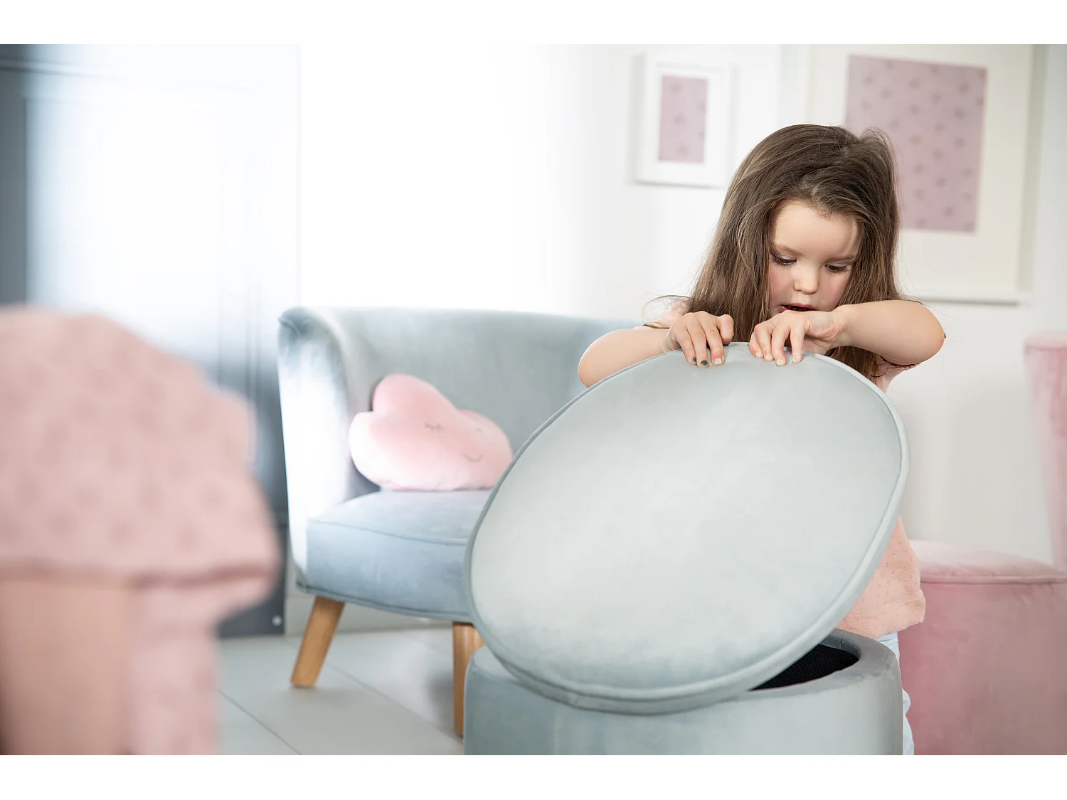 Tabouret Enfant Ovale Bleu Clair avec Rangement - Collection Lil Sofa