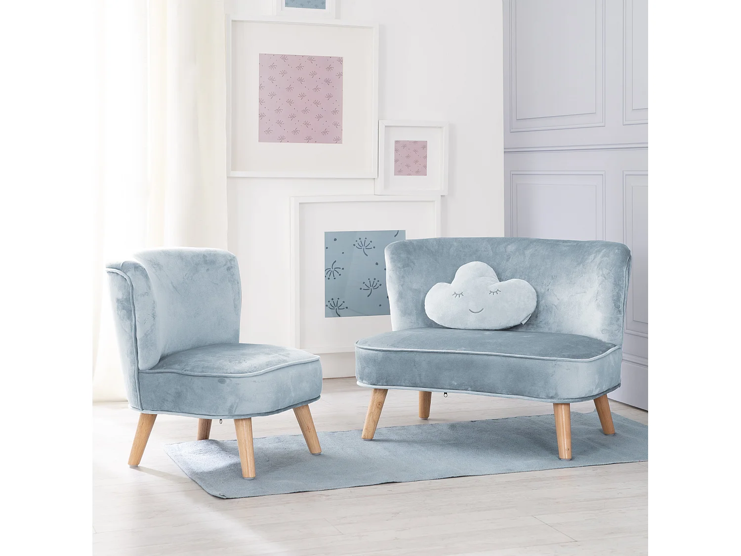 Ensemble Canapé Roba Lil avec Canapé, Fauteuil & Coussin en Forme de Nuage - Couleur Bleu/Ciel, Look Rétro, Velours, Pieds en Bois Solides