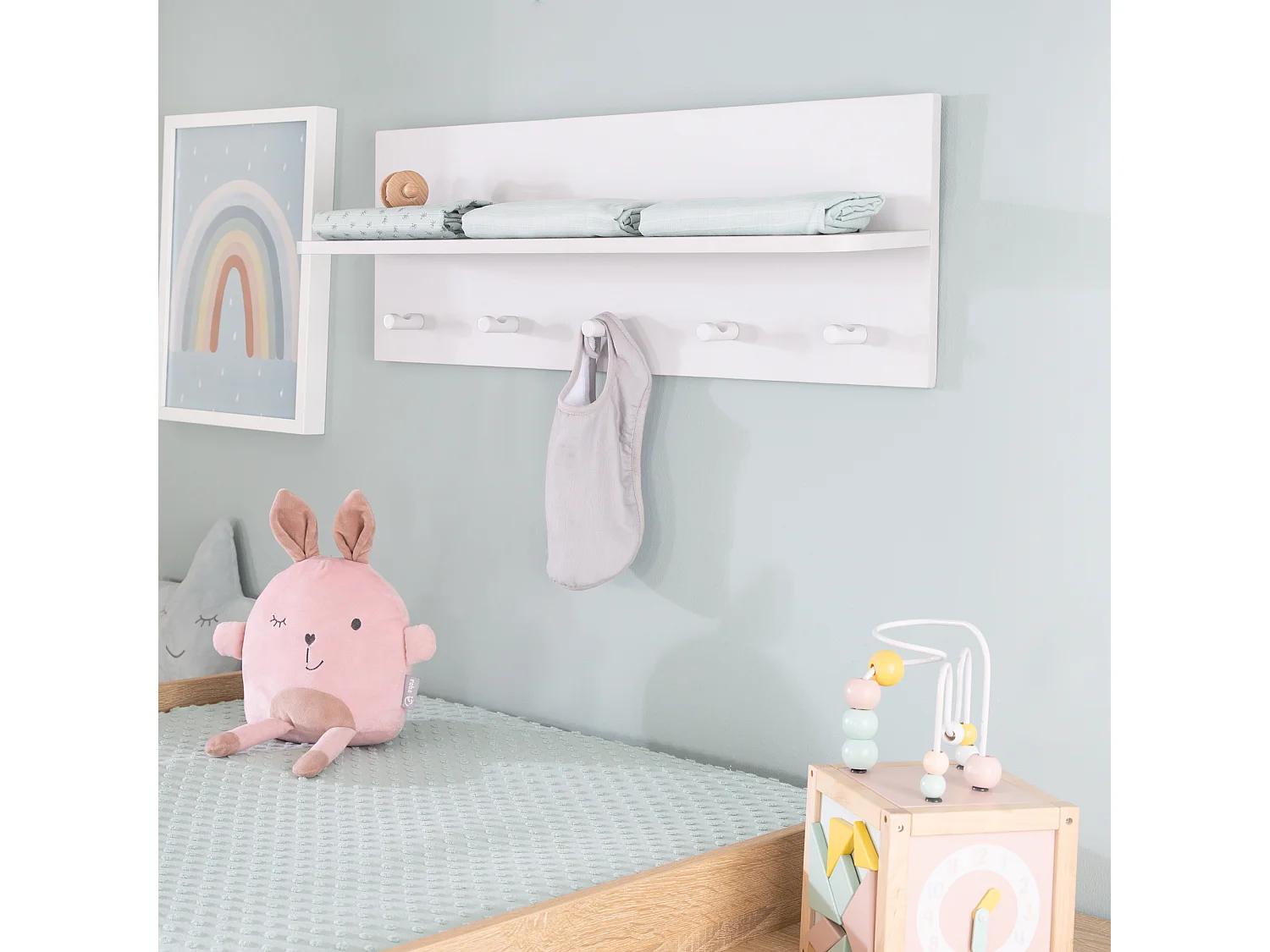 Estante de Pared Gris Moderna Maren 2 con Almacenamiento y Ganchos para la Habitación de los Niños