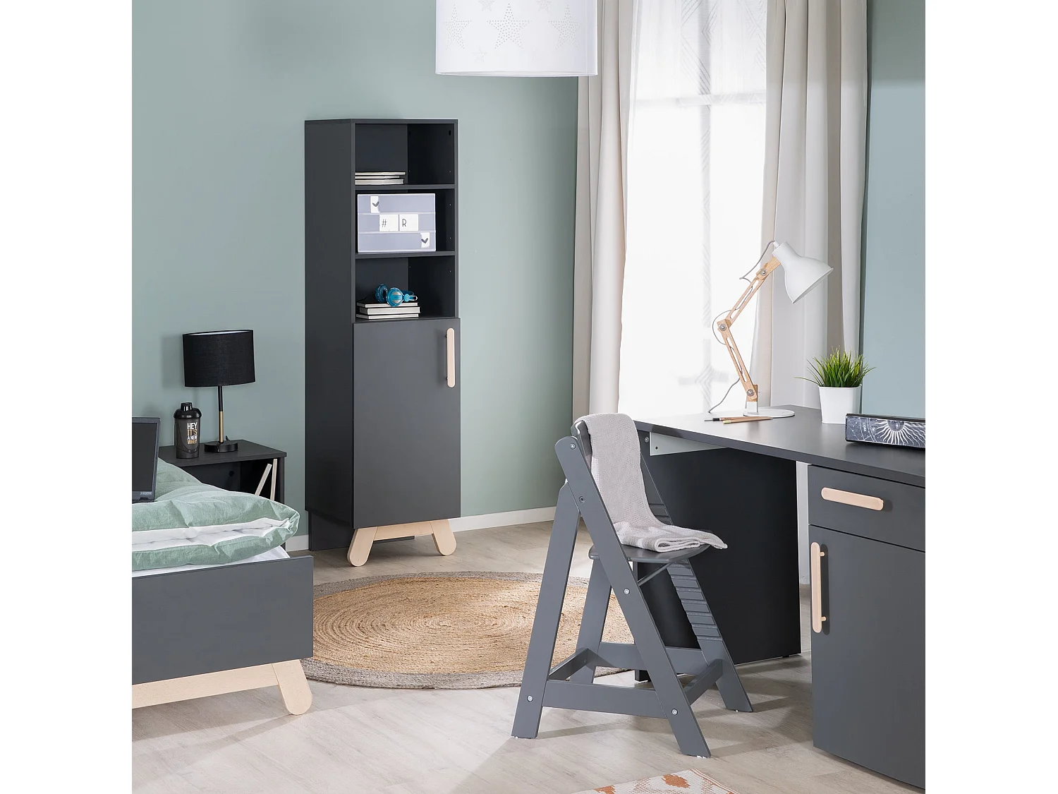 Étagère enfant Jara avec finition gris anthracite et éléments en bois de hêtre