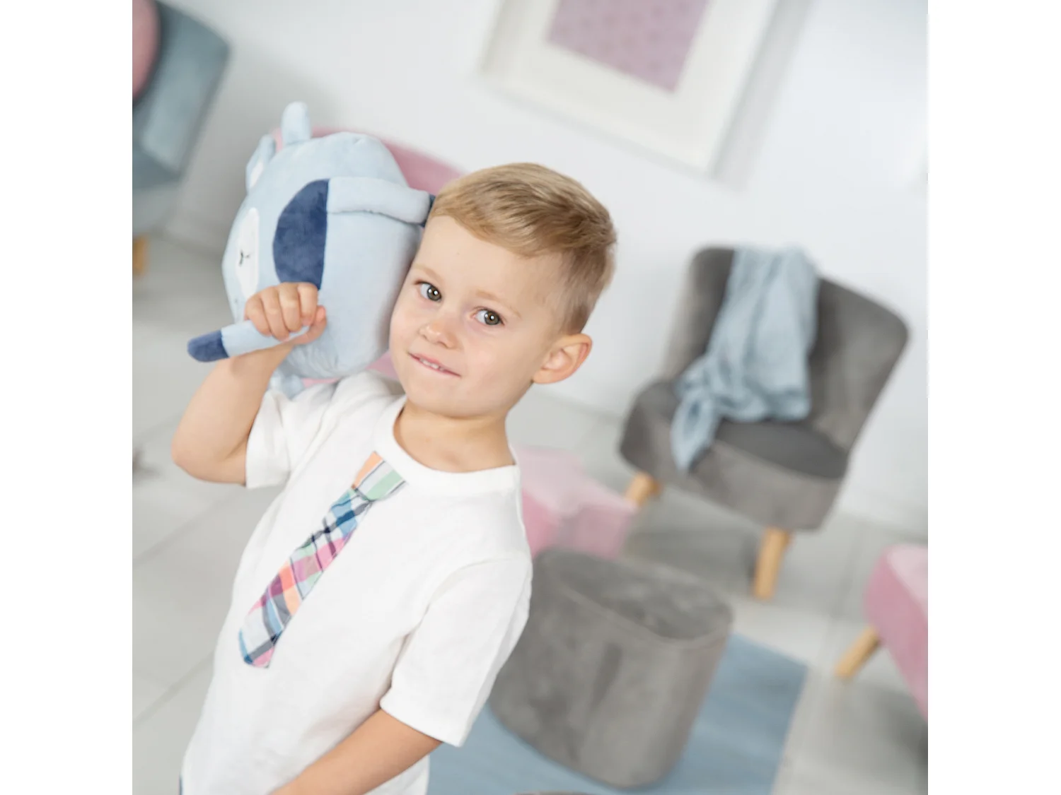 Sillón infantil Roba con patas de madera en terciopelo gris | Colección Lil Sofa