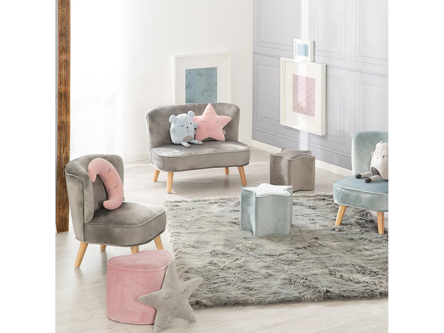 Sillón infantil Roba con patas de madera en terciopelo gris | Colección Lil Sofa