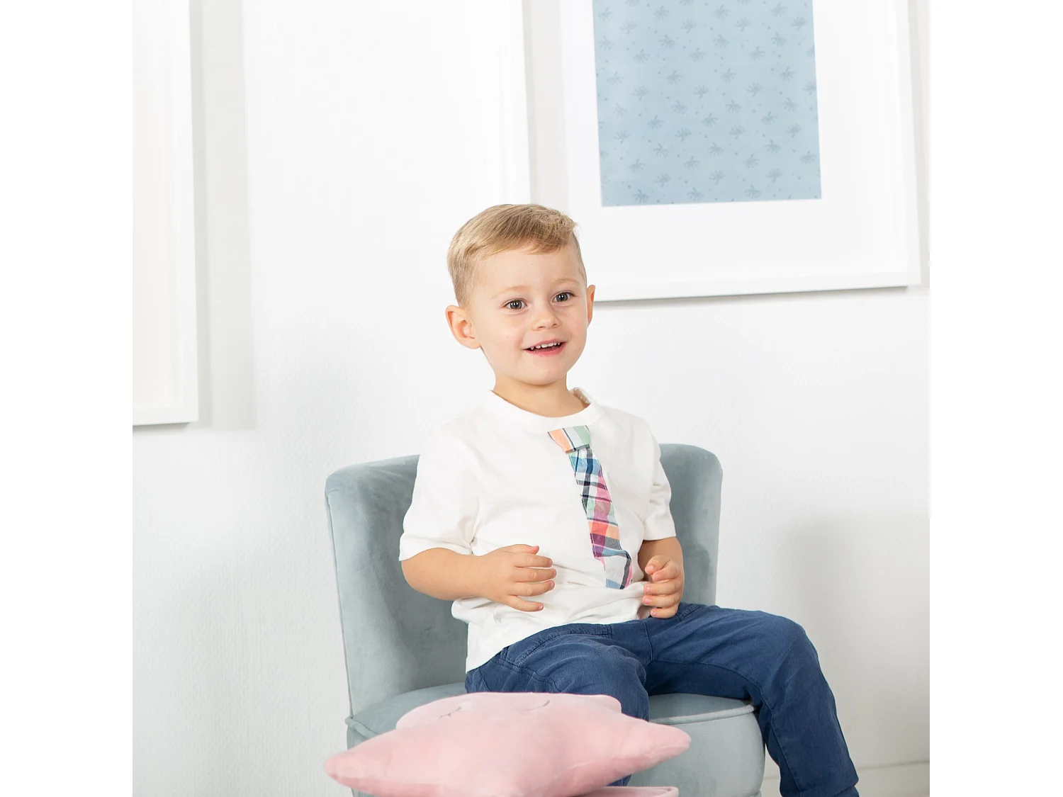 Roba Kindersessel Lil Sofa en Sky/Hellblau con patas de madera - Asiento cómodo para niños a partir de 18 meses