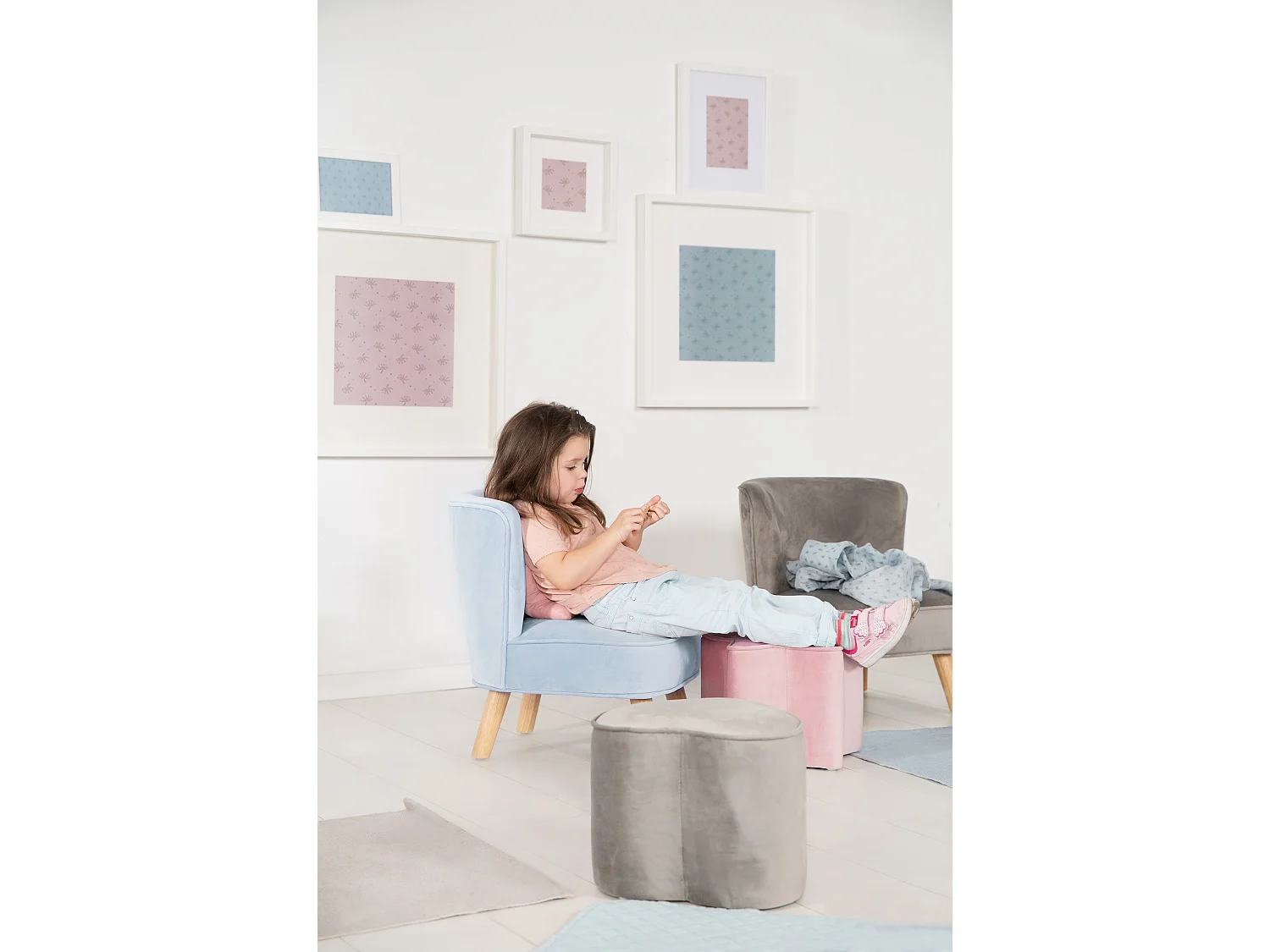 Roba Kindersessel Lil Sofa en Sky/Hellblau con patas de madera - Asiento cómodo para niños a partir de 18 meses