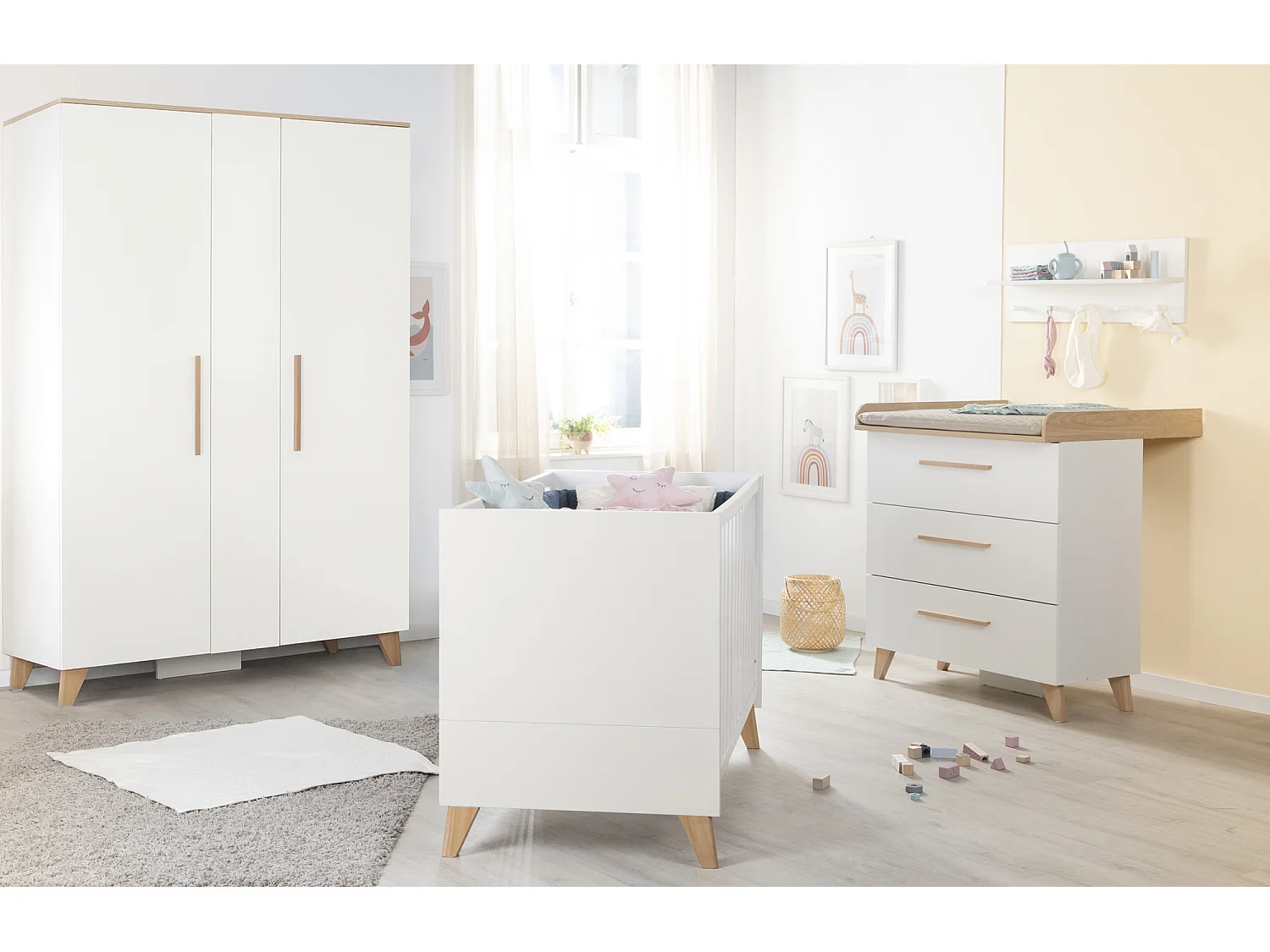 Armadio Moderno Bianco per Bambini e Neonati Leon con Porte Soft-Close e Ampio Spazio di Stoccaggio