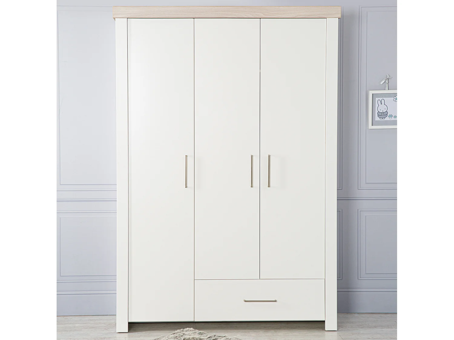 Armario para bebé de 3 puertas Roba Lucy en blanco con acabado Luna Elm