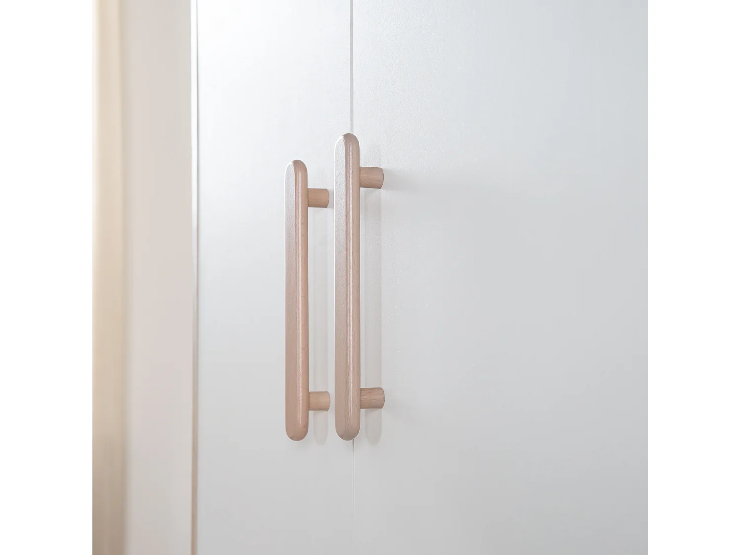 Armario infantil de 2 puertas Roba Cabane con diseño de casa, decoración de roble, mecanismo de cierre suave