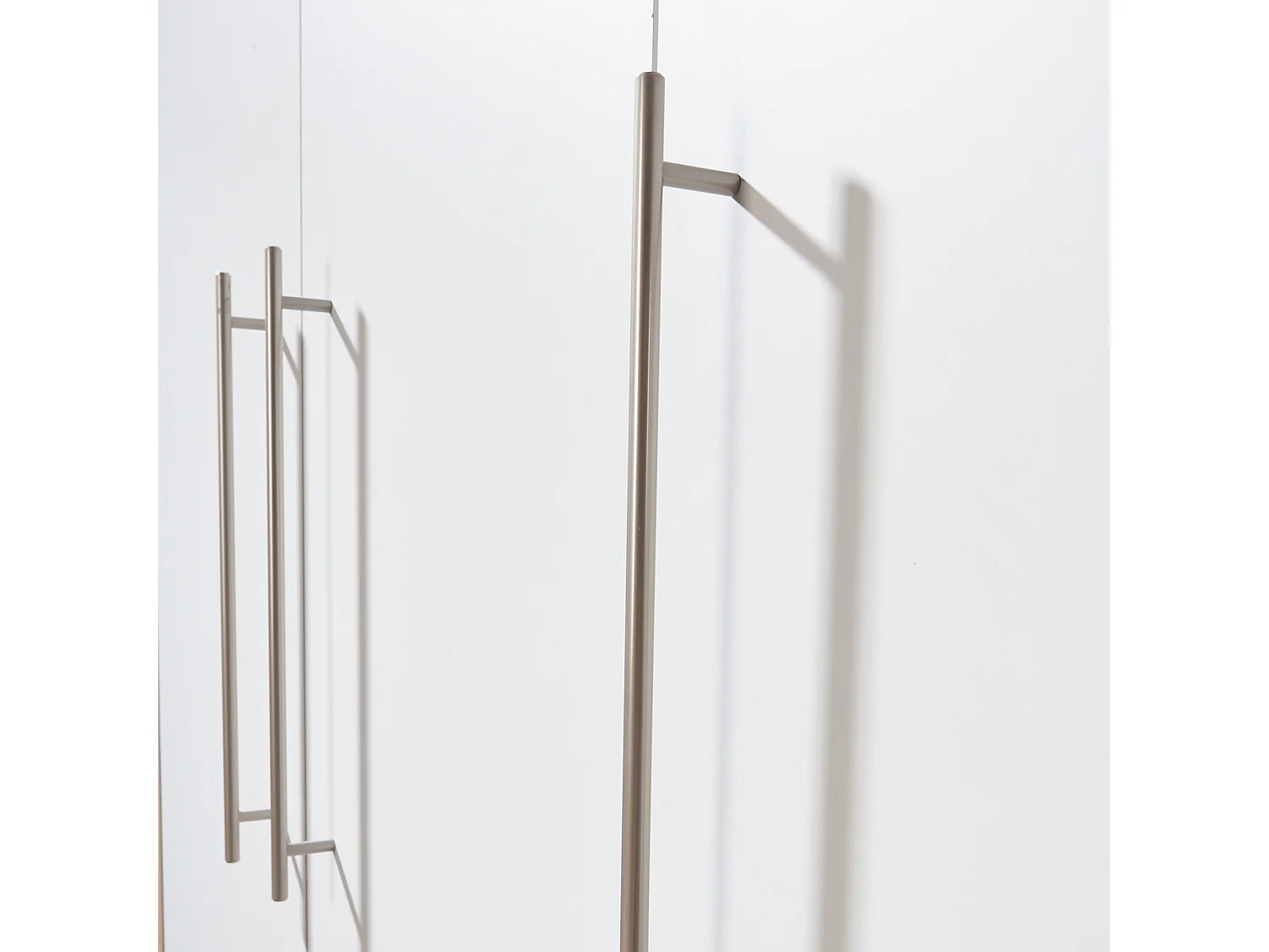 Armario de 3 Puertas Roba Maren con Manijas de Metal - Blanco, Muebles para la Habitación del Niño, 190x131x52cm