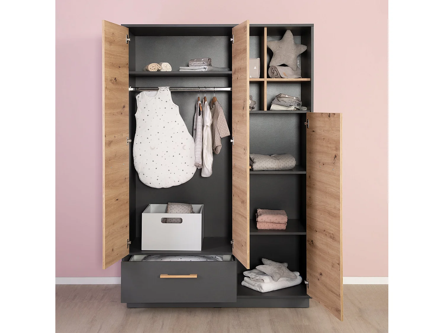 Armoire bébé et enfant à 3 portes Roba Lenn en anthracite avec portes en chêne Artisan