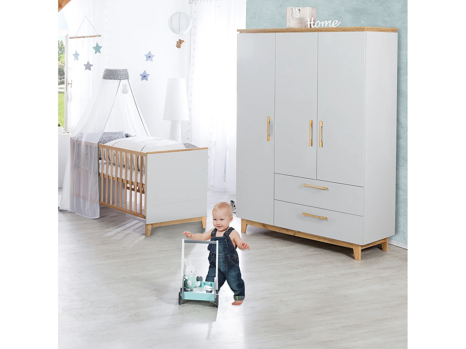 Armoire enfant 3 portes Roba Caro avec technologie de fermeture douce, Gris/Chêne Doré, 200x134.5x55 cm