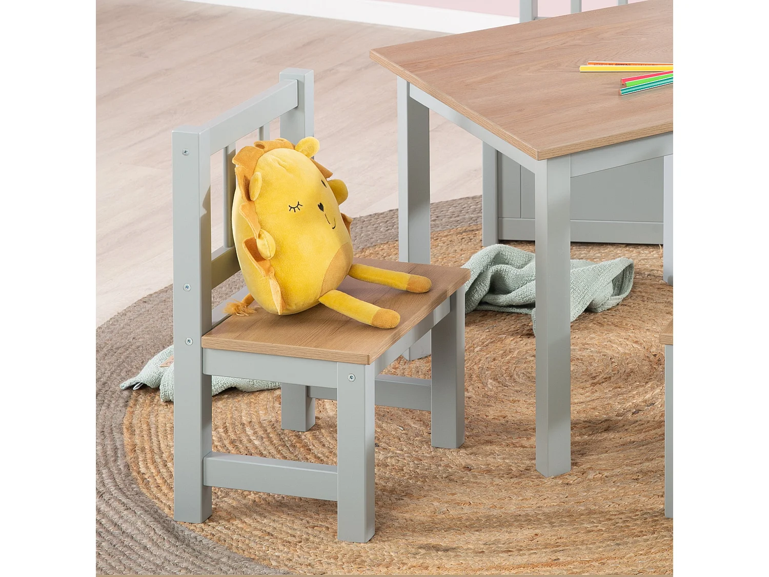 Juego de mesa y sillas infantiles Roba de 3 piezas 'Woody' - MDF color taupe, Ideal para niños a partir de 18 meses