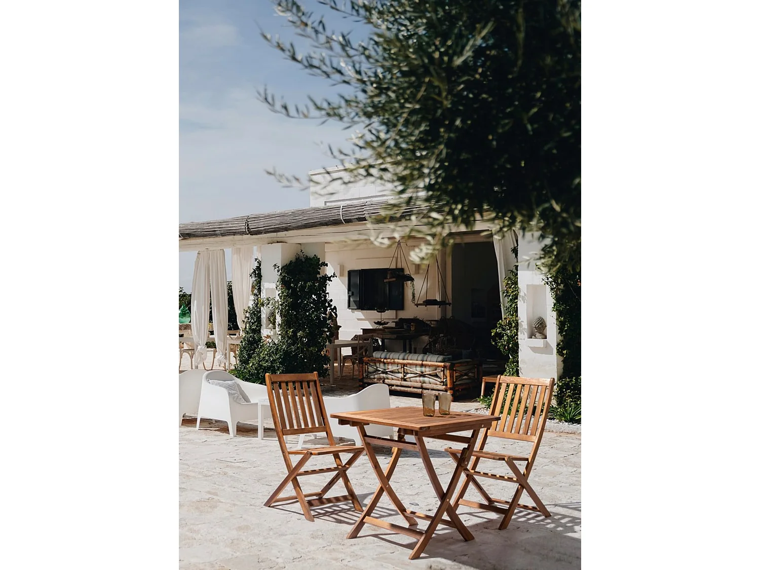 Table pliante en bois d'acacia - NOEMI