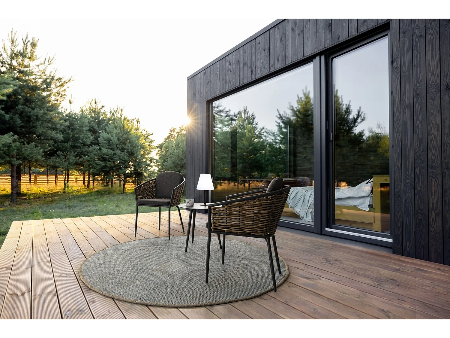 Runder Gartentisch aus lackiertem anthrazitfarbenem Aluminium  - FARO