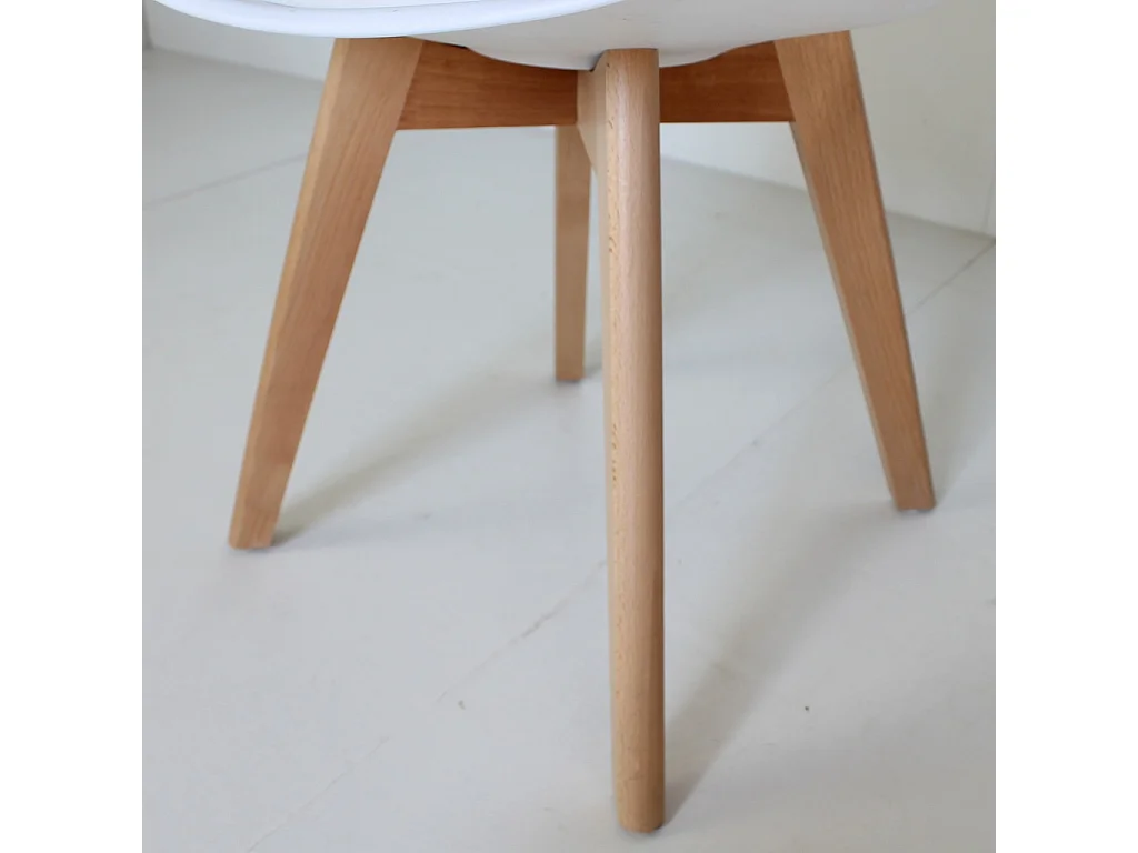Pack 4 sillas blancas con patas de madera de haya y asiento acolchado – diseño nórdico, moderno y cómodo para comedor o cocina