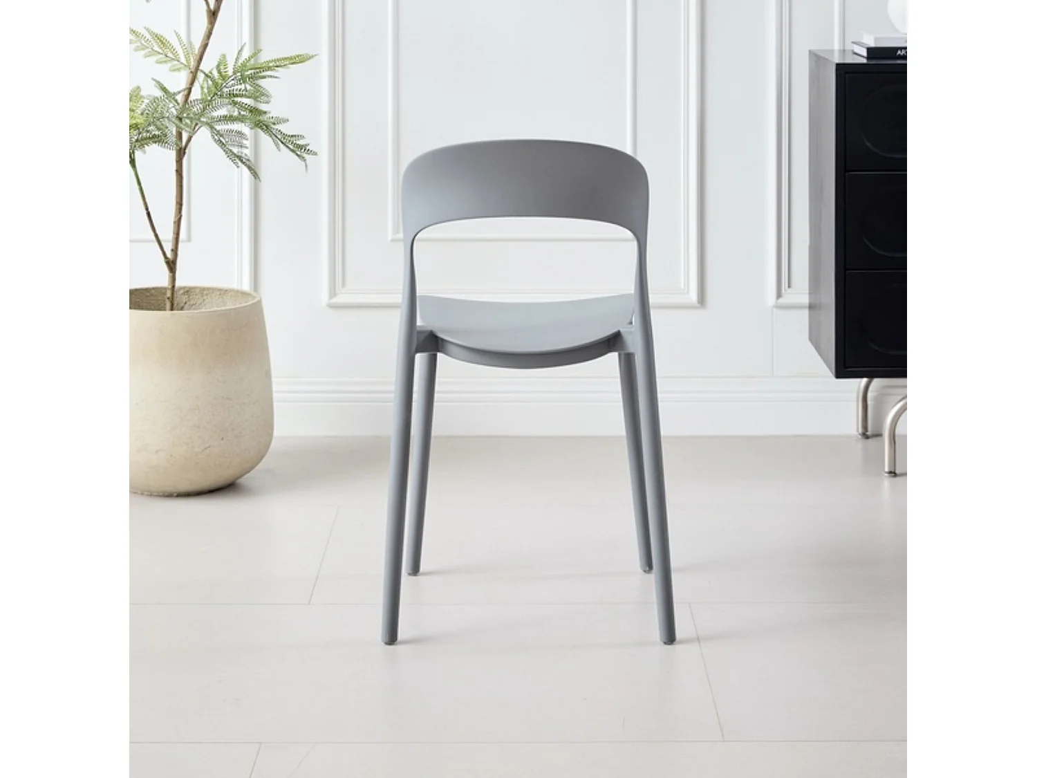 Pack 4 sillas de plástico gris acero con patas color plata – ligeras, resistentes y modernas para cocina o terraza