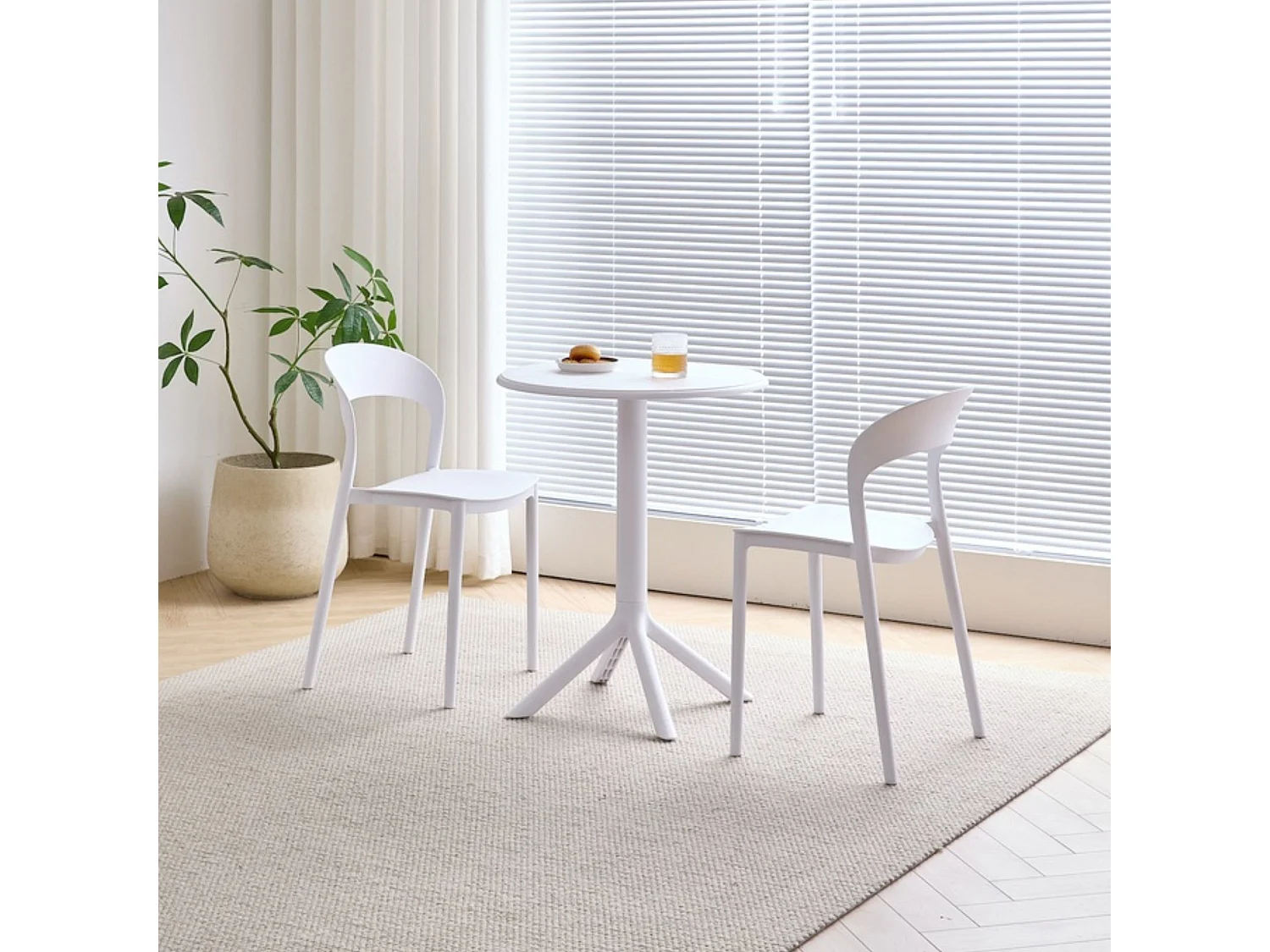 Pack 4 sillas de plástico blancas – ligeras, resistentes y modernas para cocina, comedor o terraza