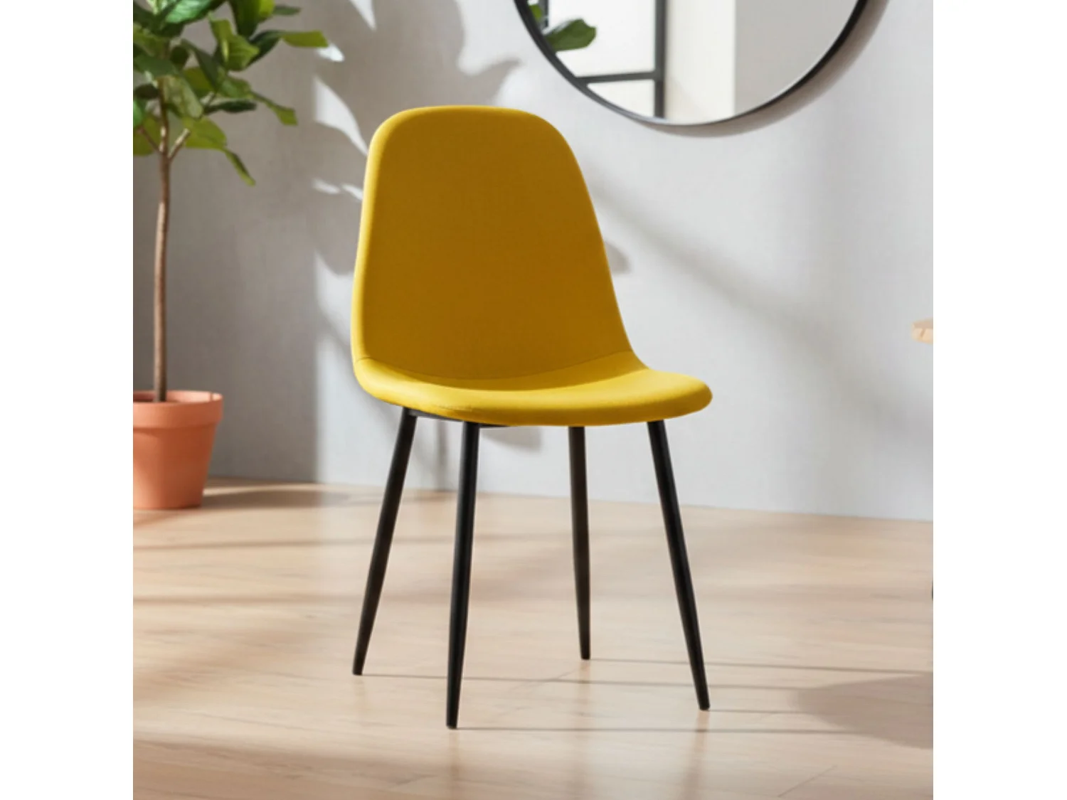 Pack de 4 Sillas de Comedor Tapizadas en Color Mostaza – Patas Metálicas Negras – Diseño Moderno, Cálido y Confortable