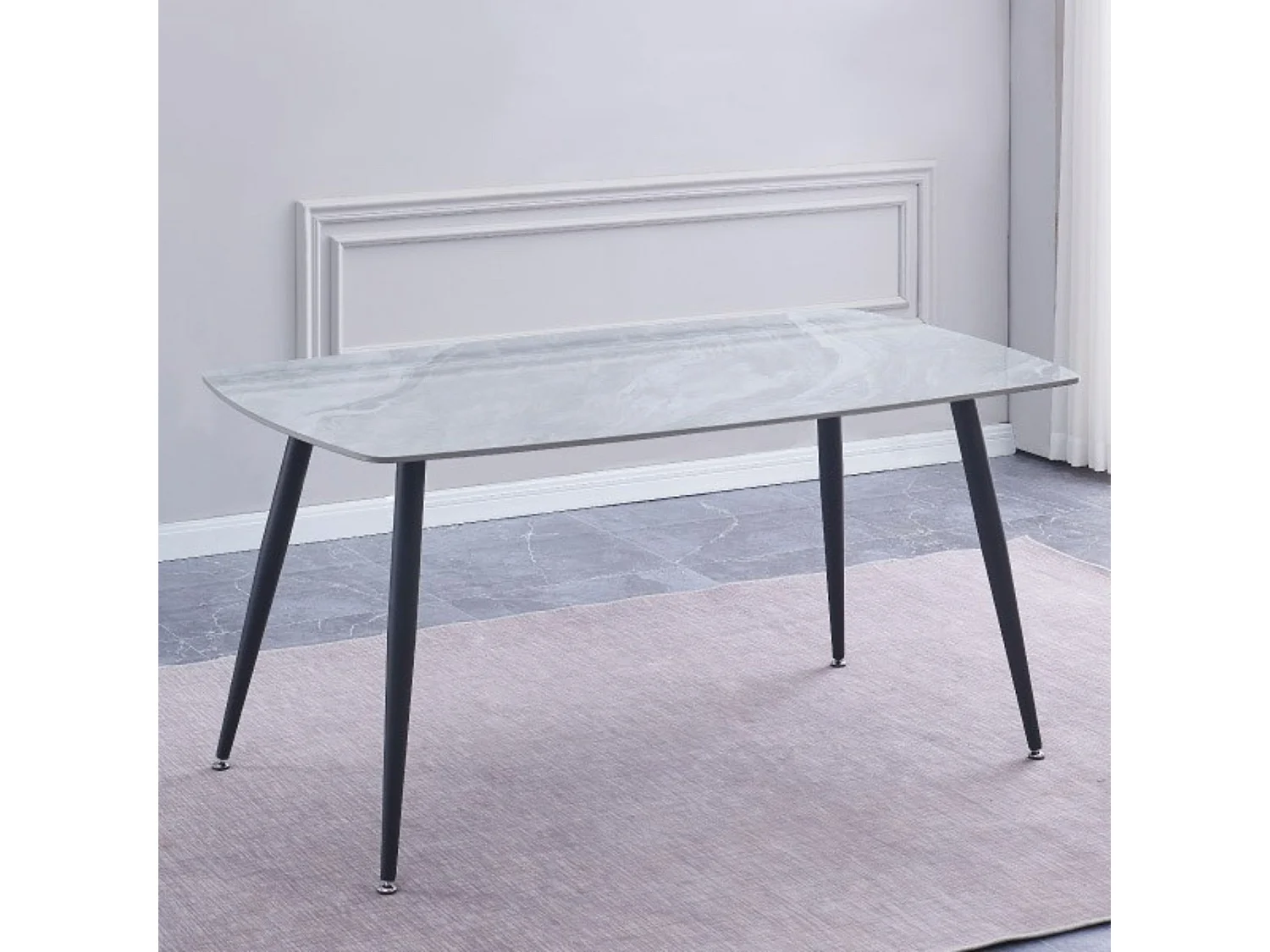 Conjunto de Comedor – Mesa Fija con Tapa Cerámica Imitación Mármol y Patas Metálicas Negras + 4 Sillas Tapizadas en PU (Tórtora)