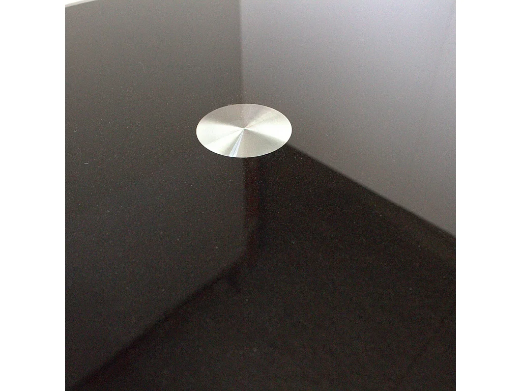 Mesa de Escritorio Negra con Tapa de Cristal Templado y Patas en Acero Efecto Madera – 140x70x74 cm – Diseño Moderno y Elegante