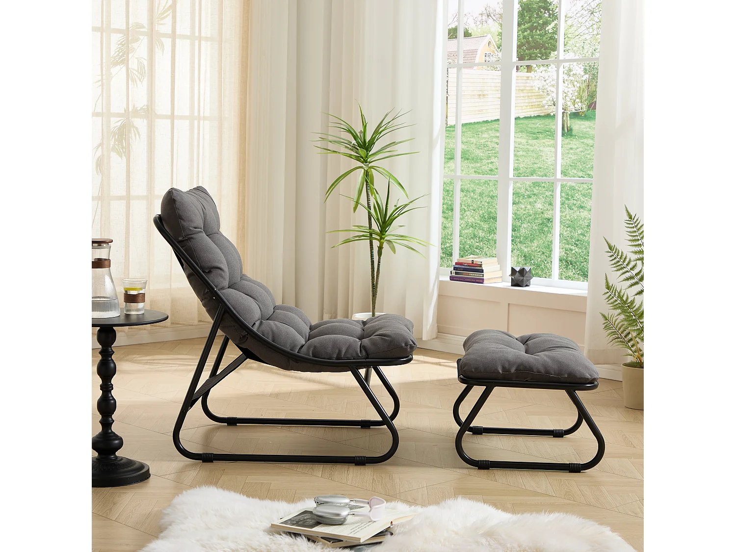 Fauteuil de jardin avec repose-pieds - Structure noire et coussin gris