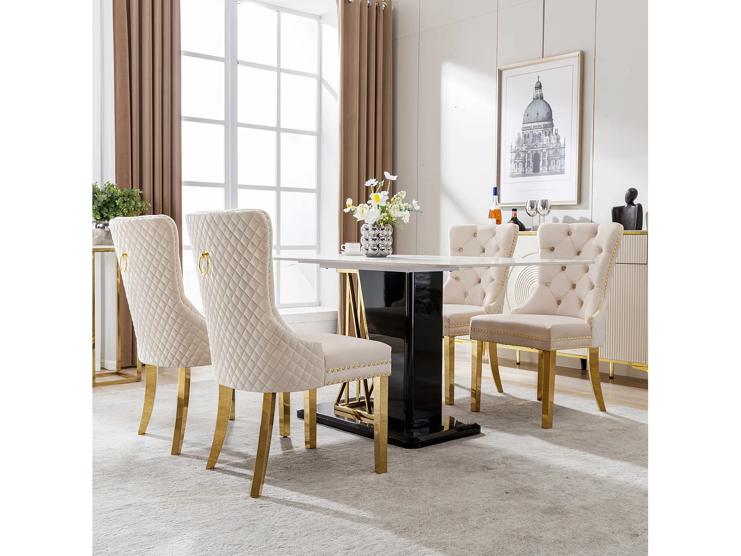 Lot de 4 chaises en velours beige avec garniture cloutée - Pieds en métal doré