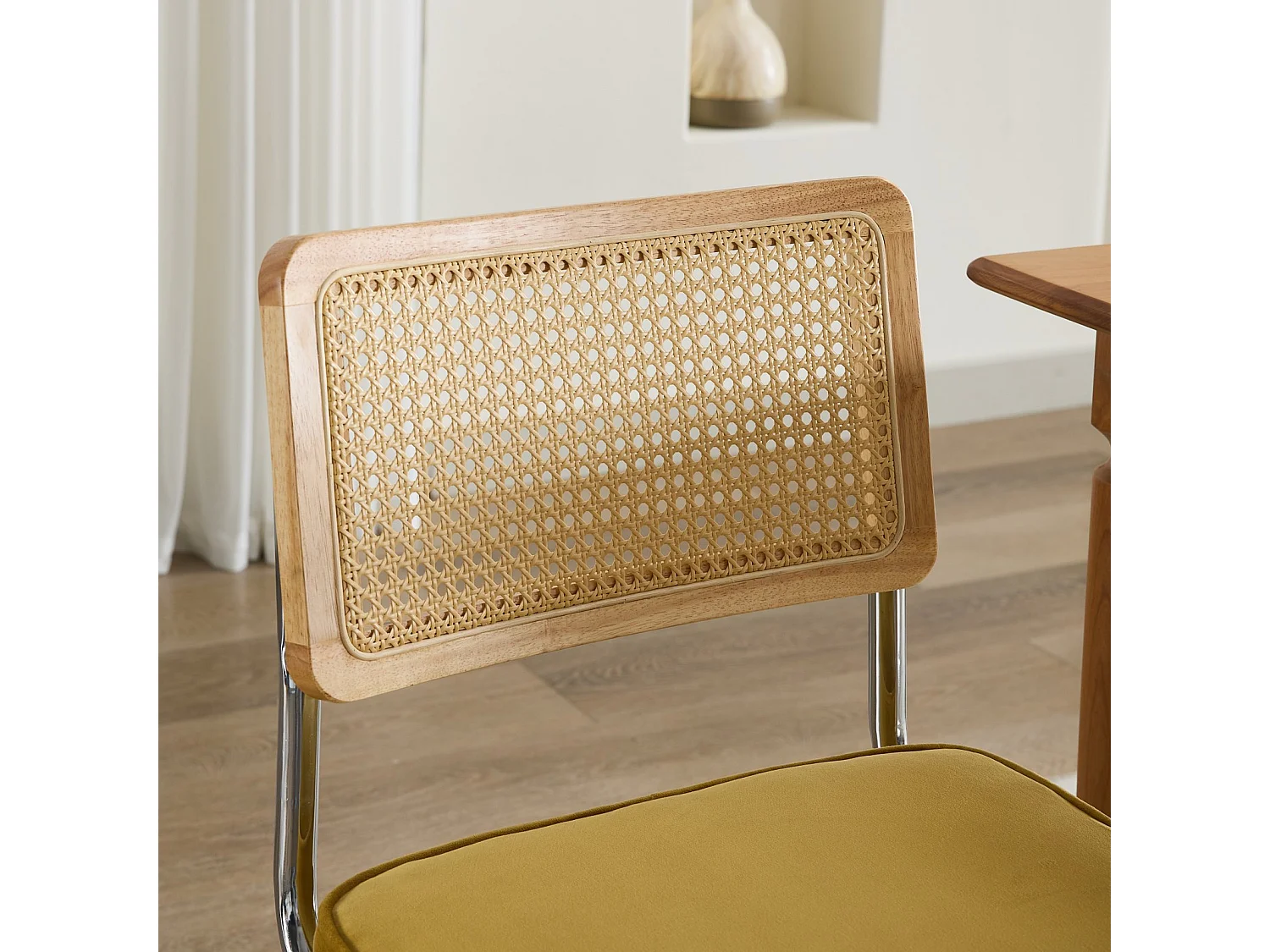 Set di 2 poltrone in velluto oro - Struttura in metallo - Schienale in rattan