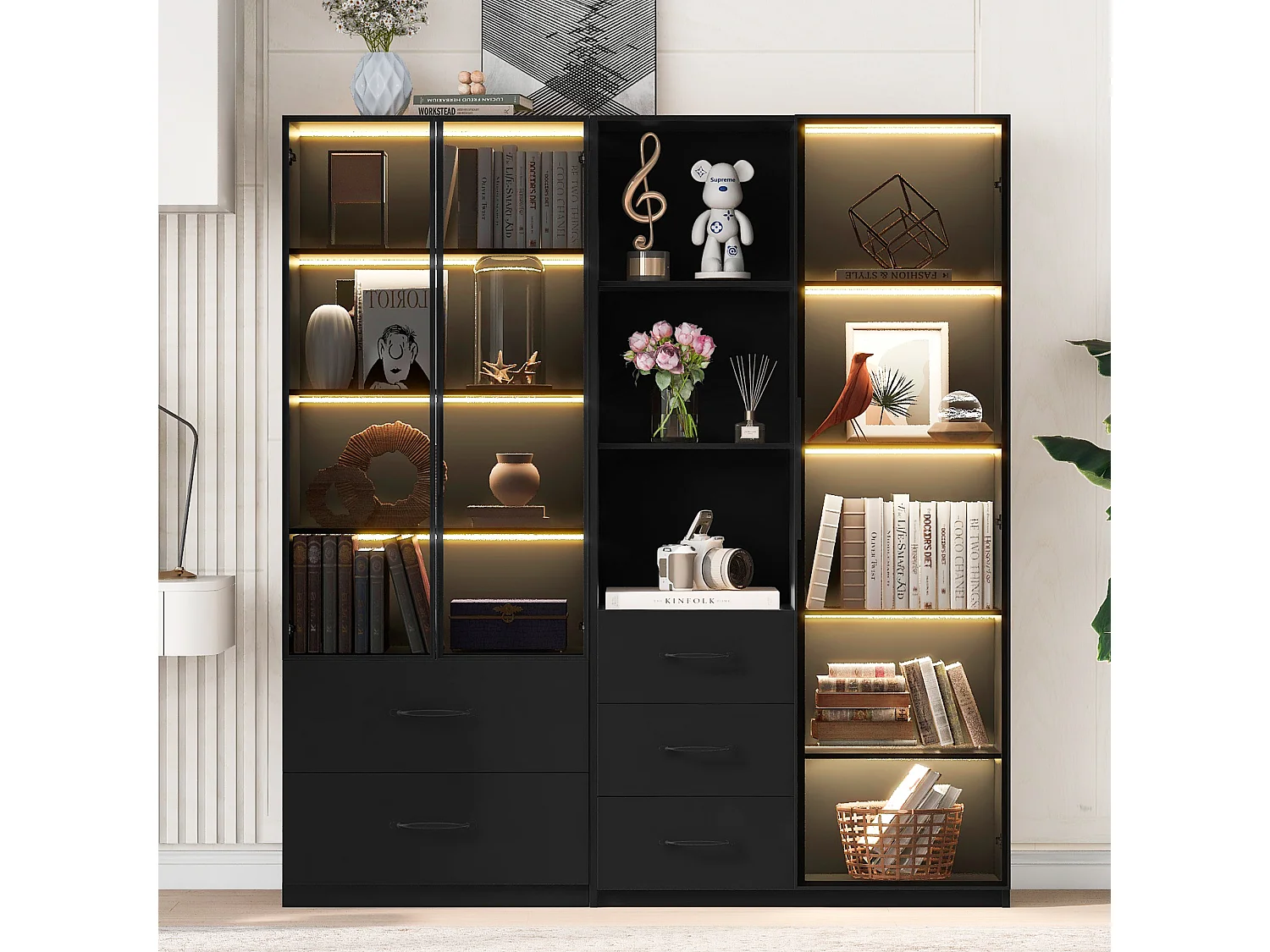 Vitrine en verre 140×40×160 cm - Avec éclairage LED - 3 portes vitrées et 5 tiroirs - Avec étagères ouvertes - Noir