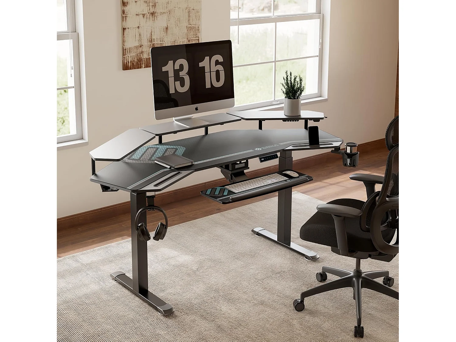 Bureau électrique ajustable 182×76cm forme aile. Grand espace gaming, équipé support écran LED et plateau clavier coulissant