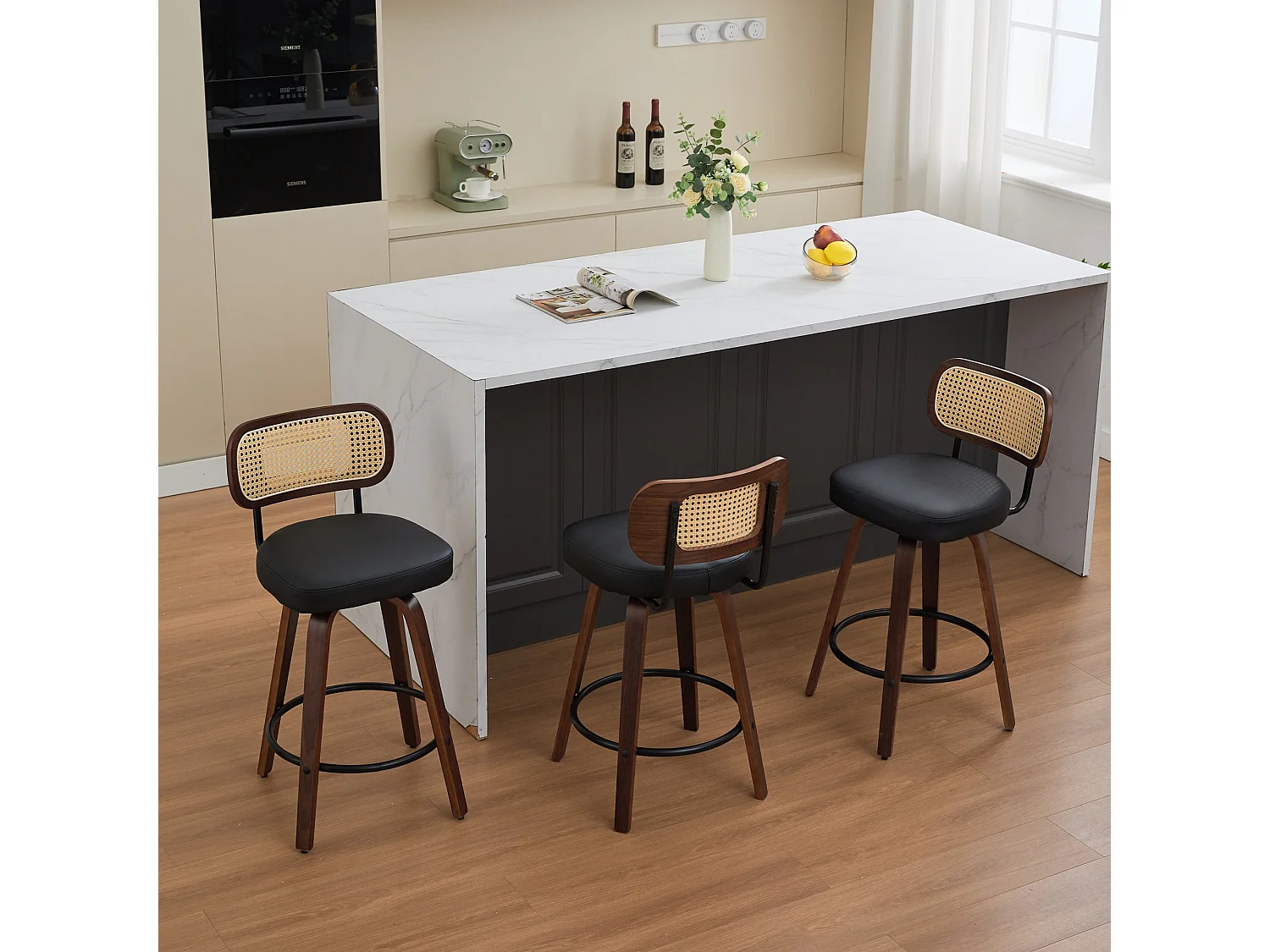 Lot de 3 tabourets de bar pivotant avec assise PU noir et dossier en canne