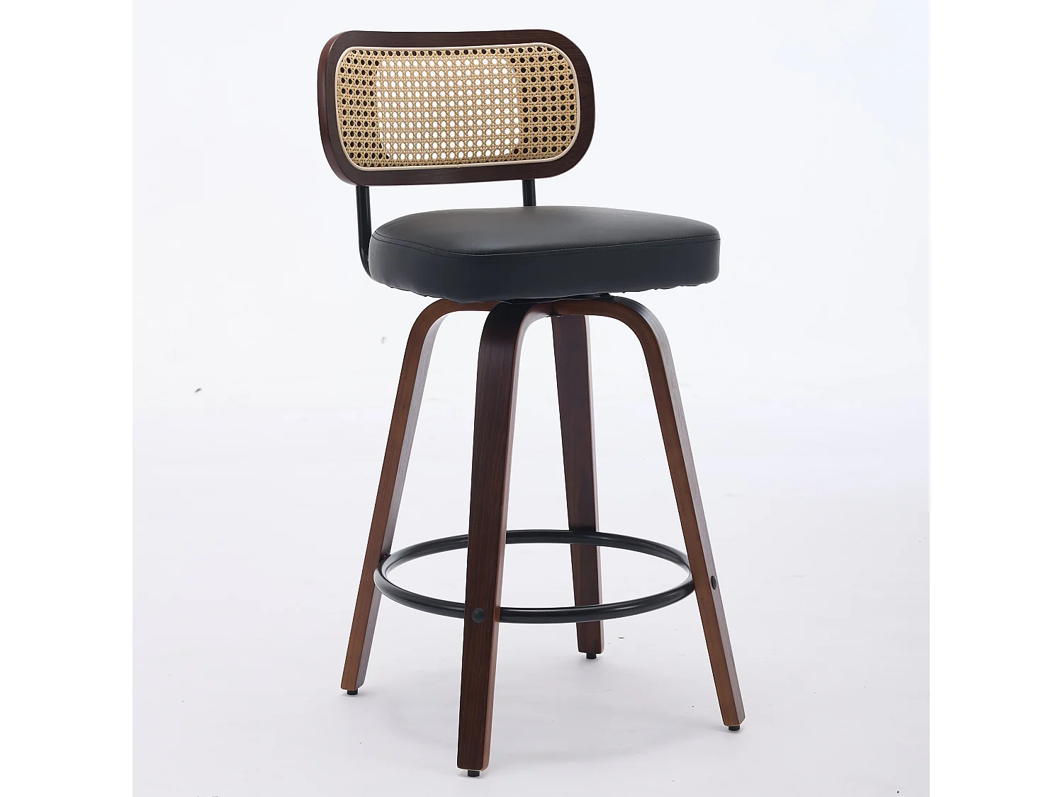 Lot de 2 tabourets de bar pivotant en assise PU noir - Dossier en canne et finitions en noyer