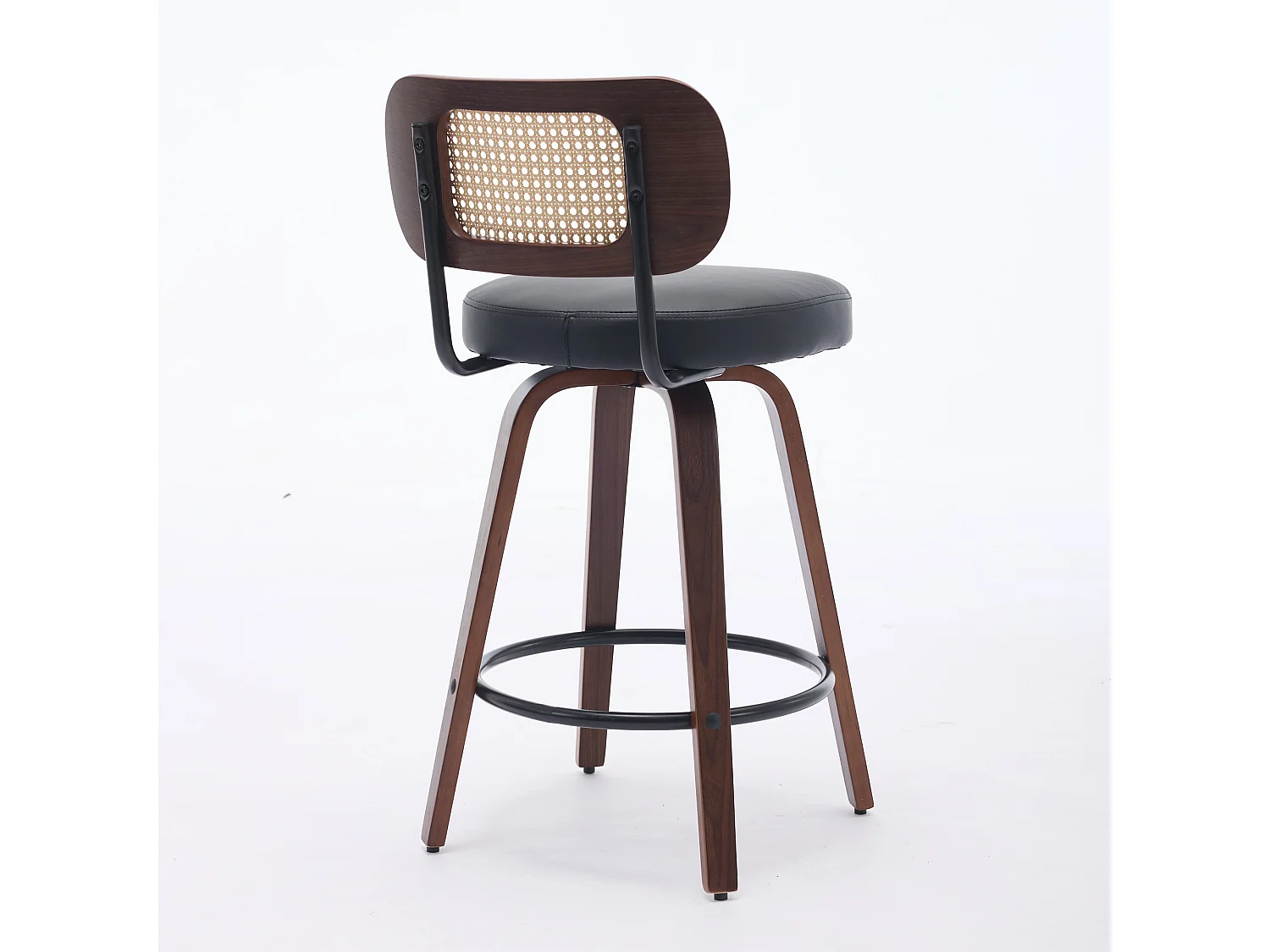 Lot de 2 tabourets de bar pivotant en assise PU noir - Dossier en canne et finitions en noyer