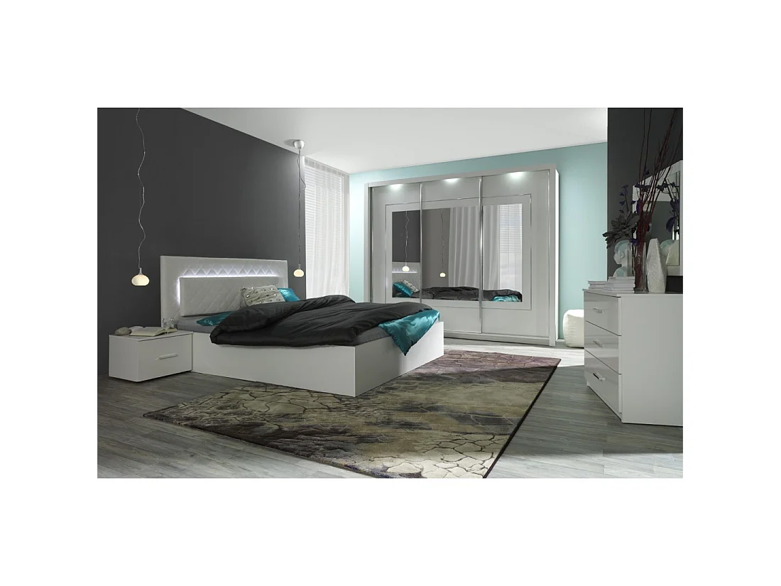 Chambre complète PANAREA avec armoire, lit 180 x 200 cm, commode et chevets – Blanc brillant finition chrome