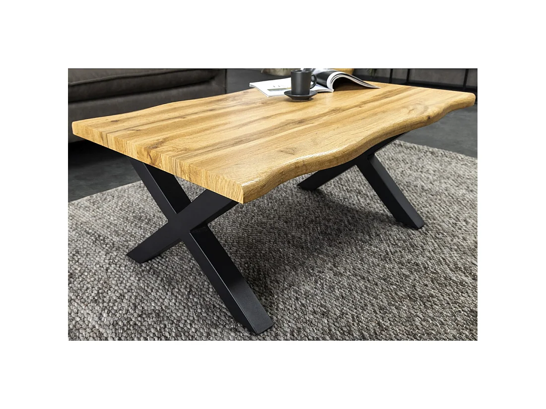 Table basse RIVET en bois naturel et pieds en métal noir en X – robuste Tisch im Industriedesign