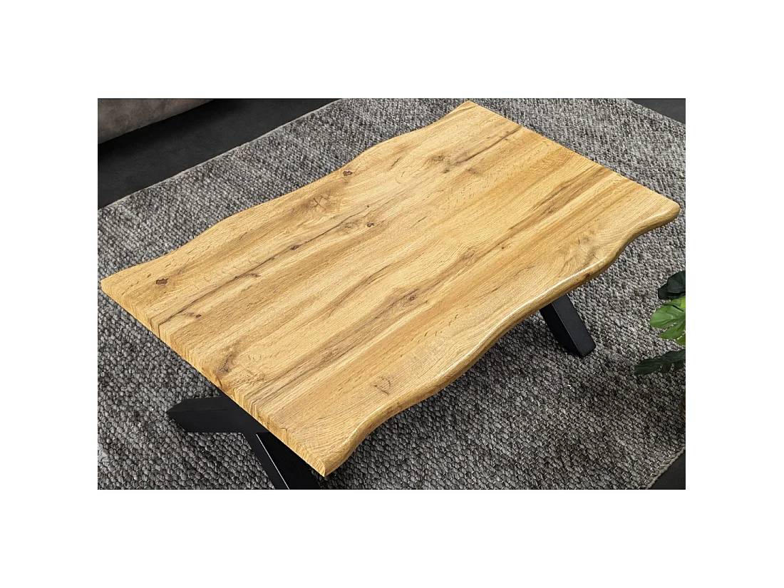 Table basse RIVET en bois naturel et pieds en métal noir en X – robuste Tisch im Industriedesign