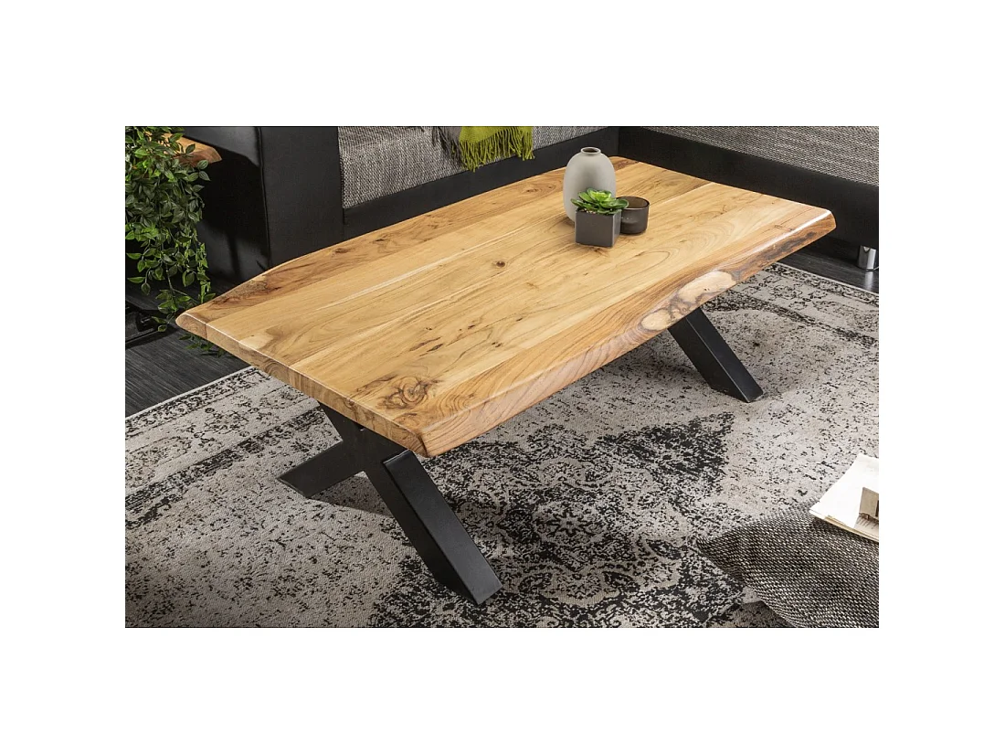 Couchtisch ARKAYA 110 cm aus massivem Akazienholz mit schwarzen Metallbeinen in X-Form